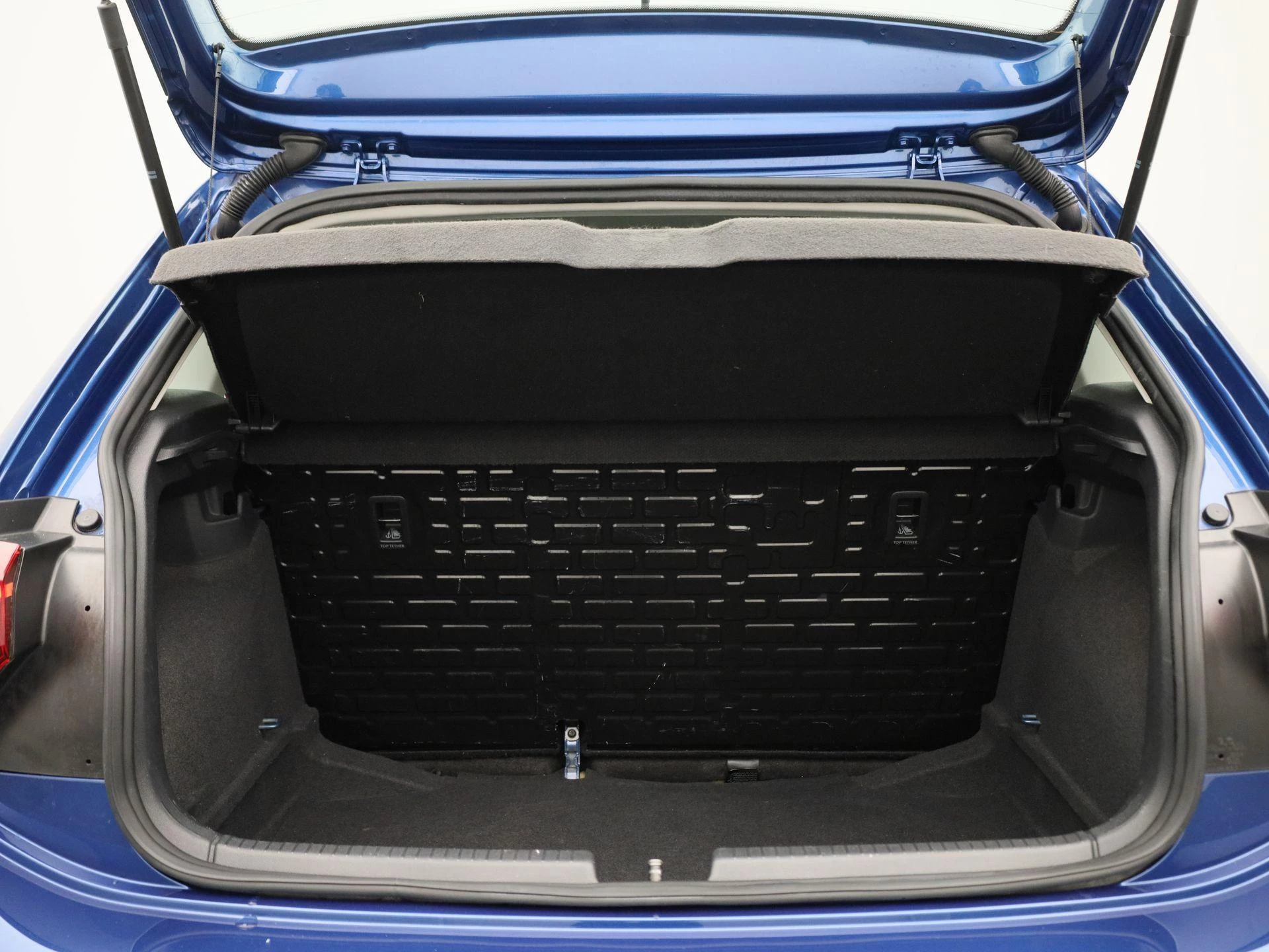 Volkswagen-Polo-image-13