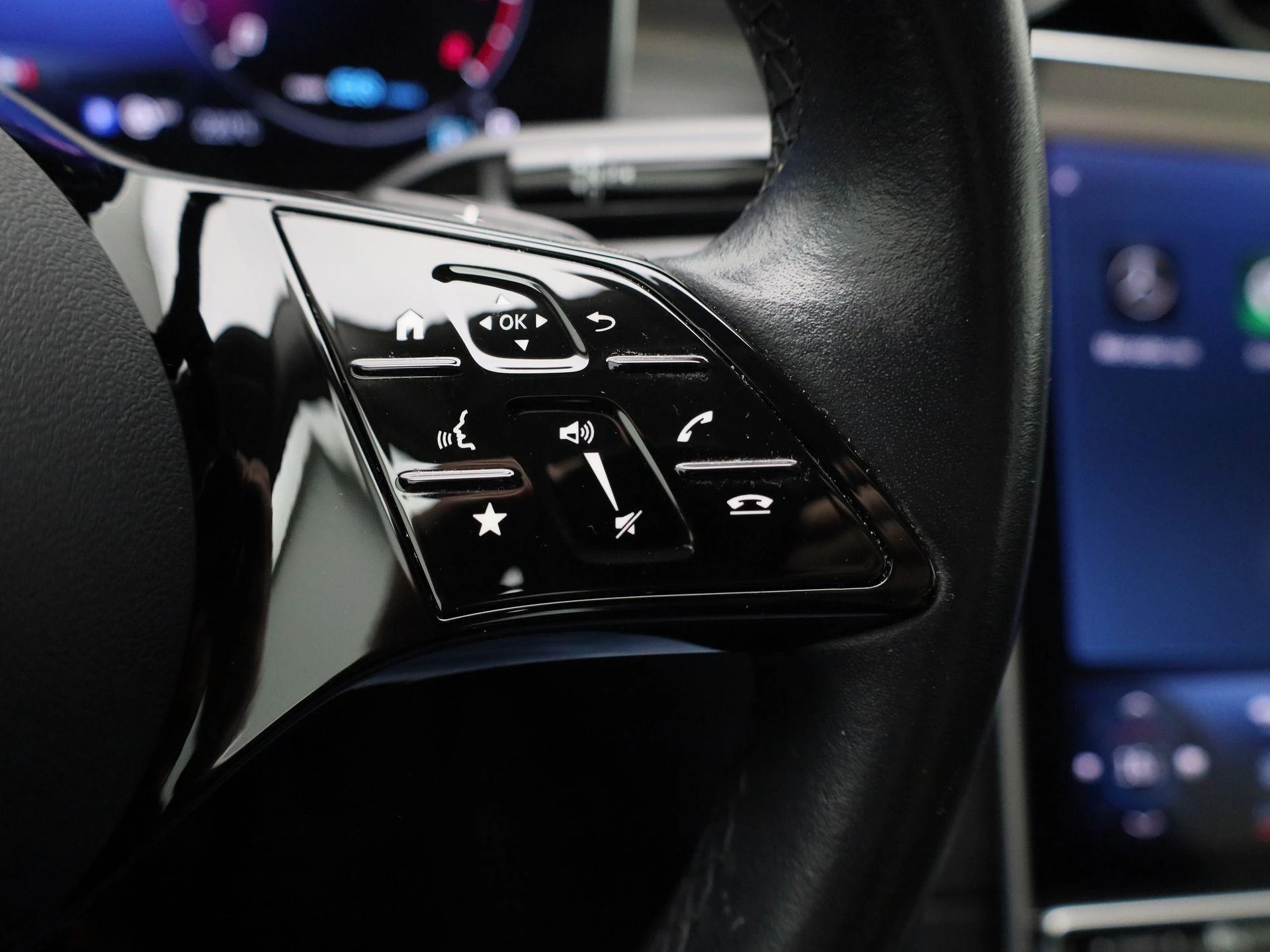 Mercedes-Benz-C-Klasse-image-13