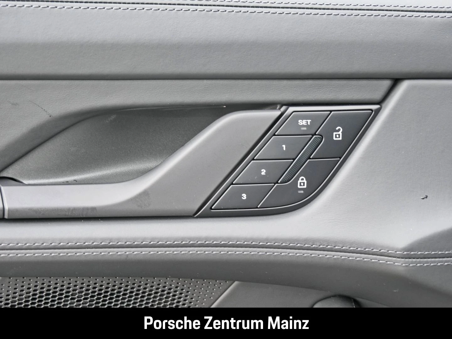 Porsche-Taycan-image-28