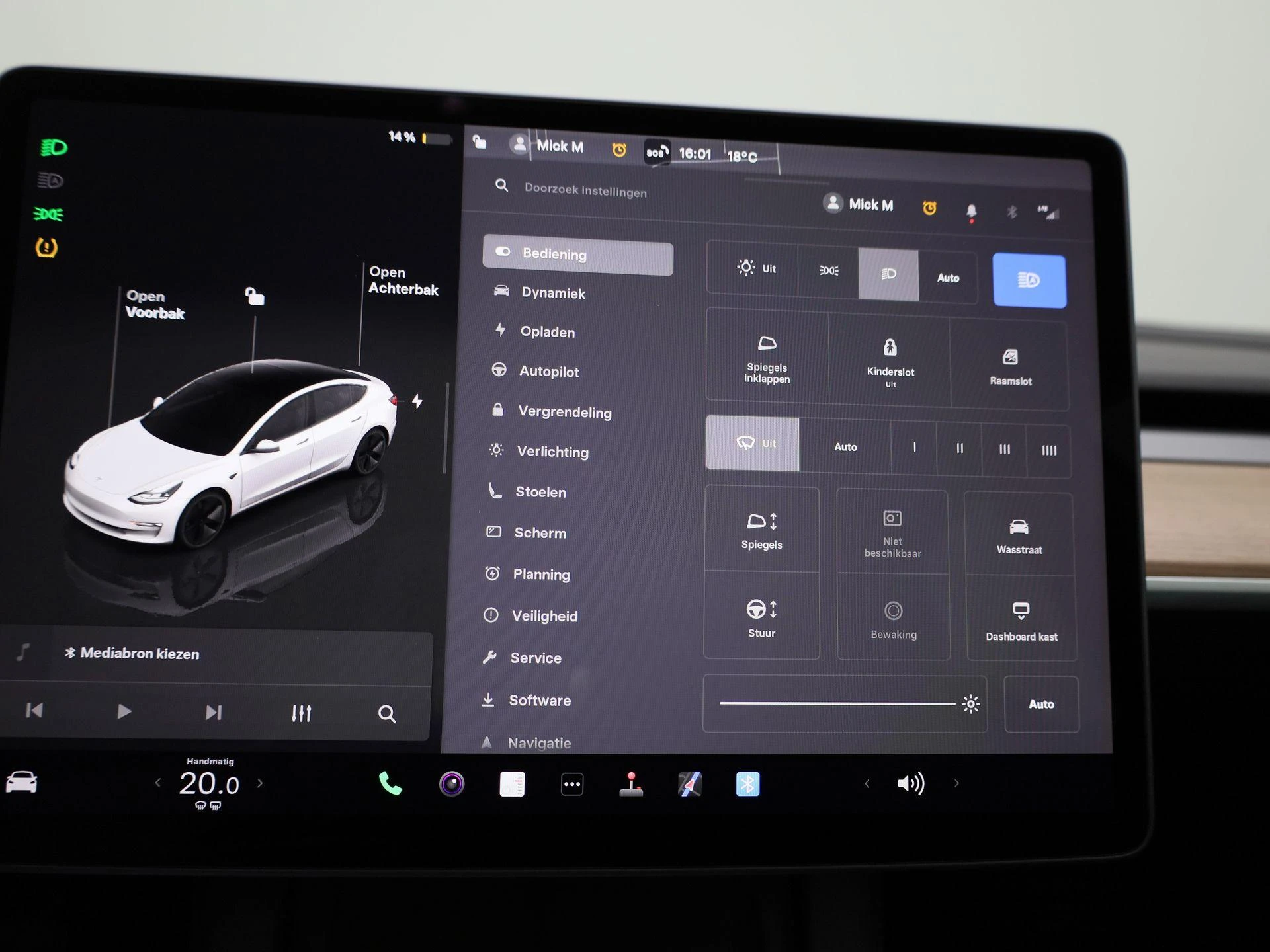 Tesla-Model 3-image-16