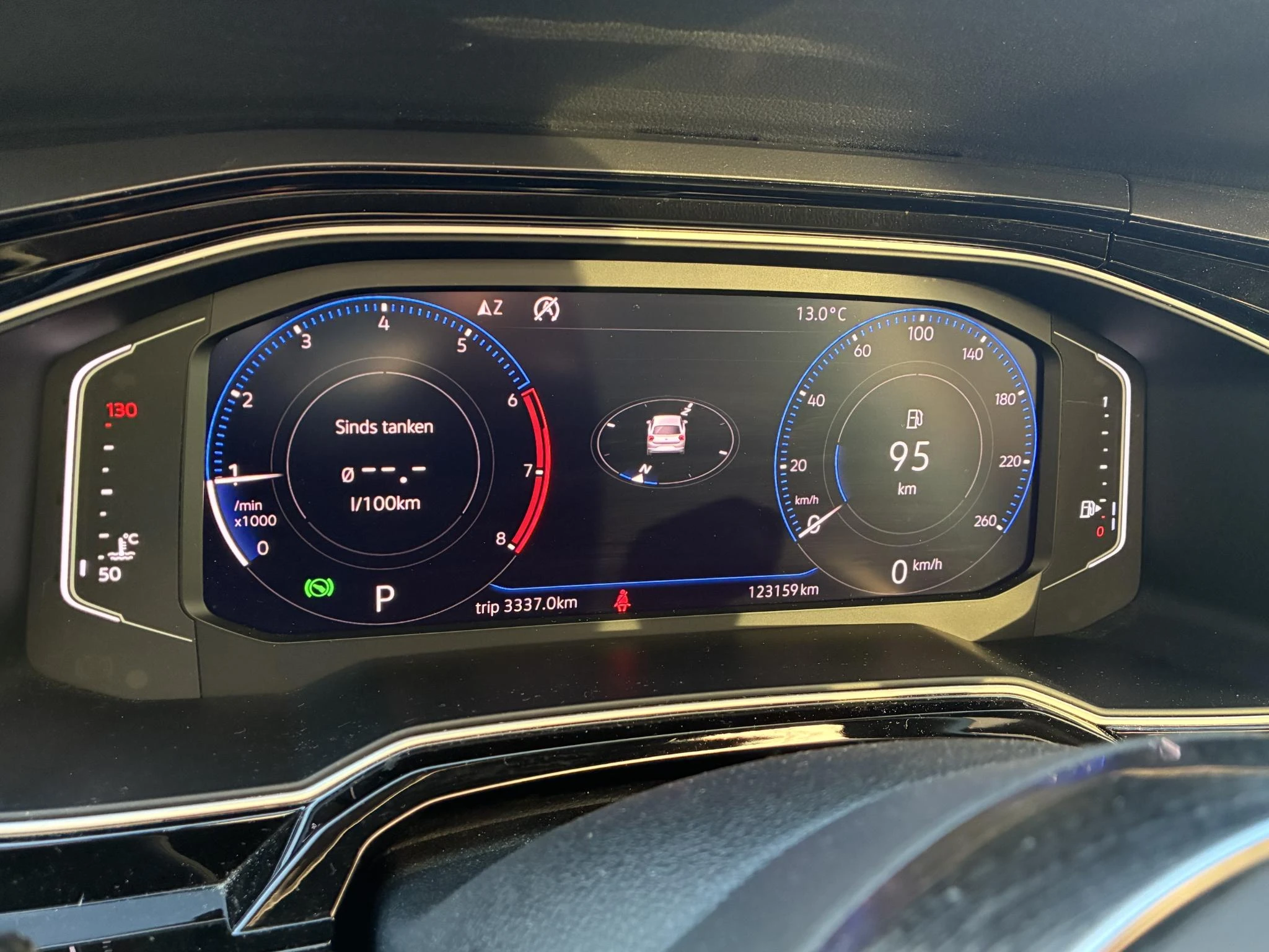 Volkswagen-Polo-image-7