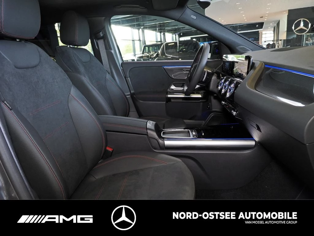 Mercedes-Benz GLA 180 AMG NIGHT PANO MULTIBEAM 19-ZOLL AMG Line