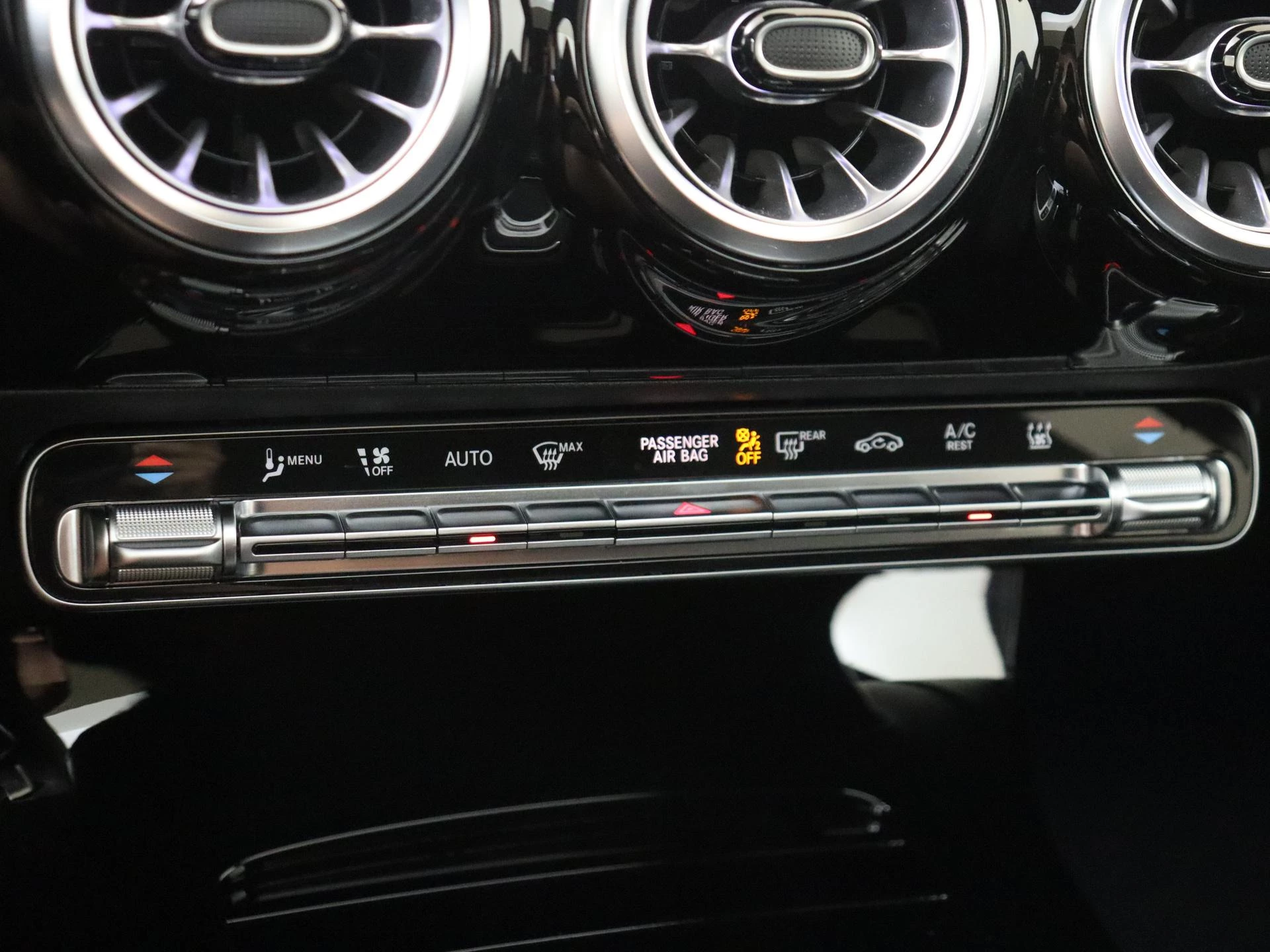 Mercedes-Benz A-Klasse 250 e Business Solution AMG