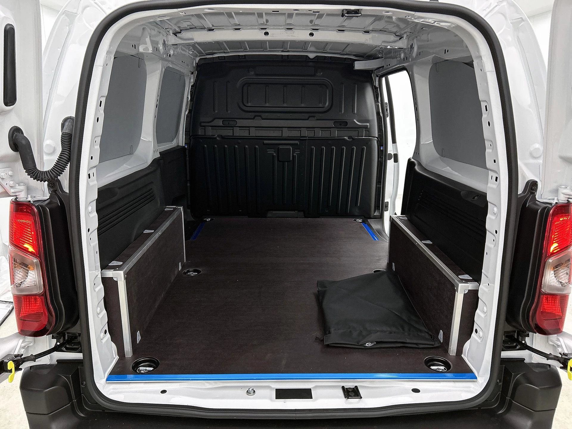 Opel-Combo-e-image-28
