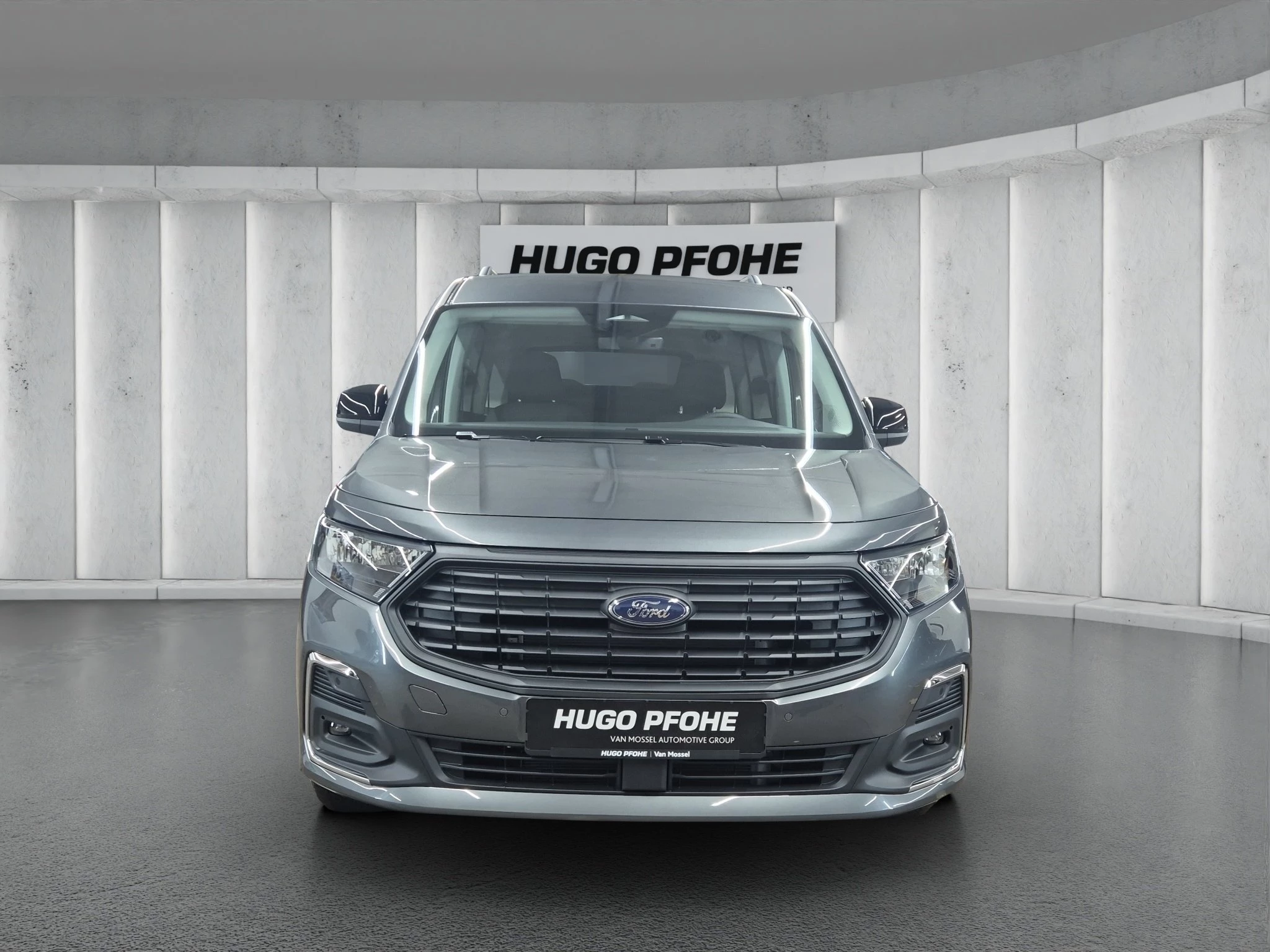 Ford Tourneo Connect Titanium Grand 1.5 l EcoBoost PHEV. 6-Gang-Automatikgetriebe. Frontantrieb