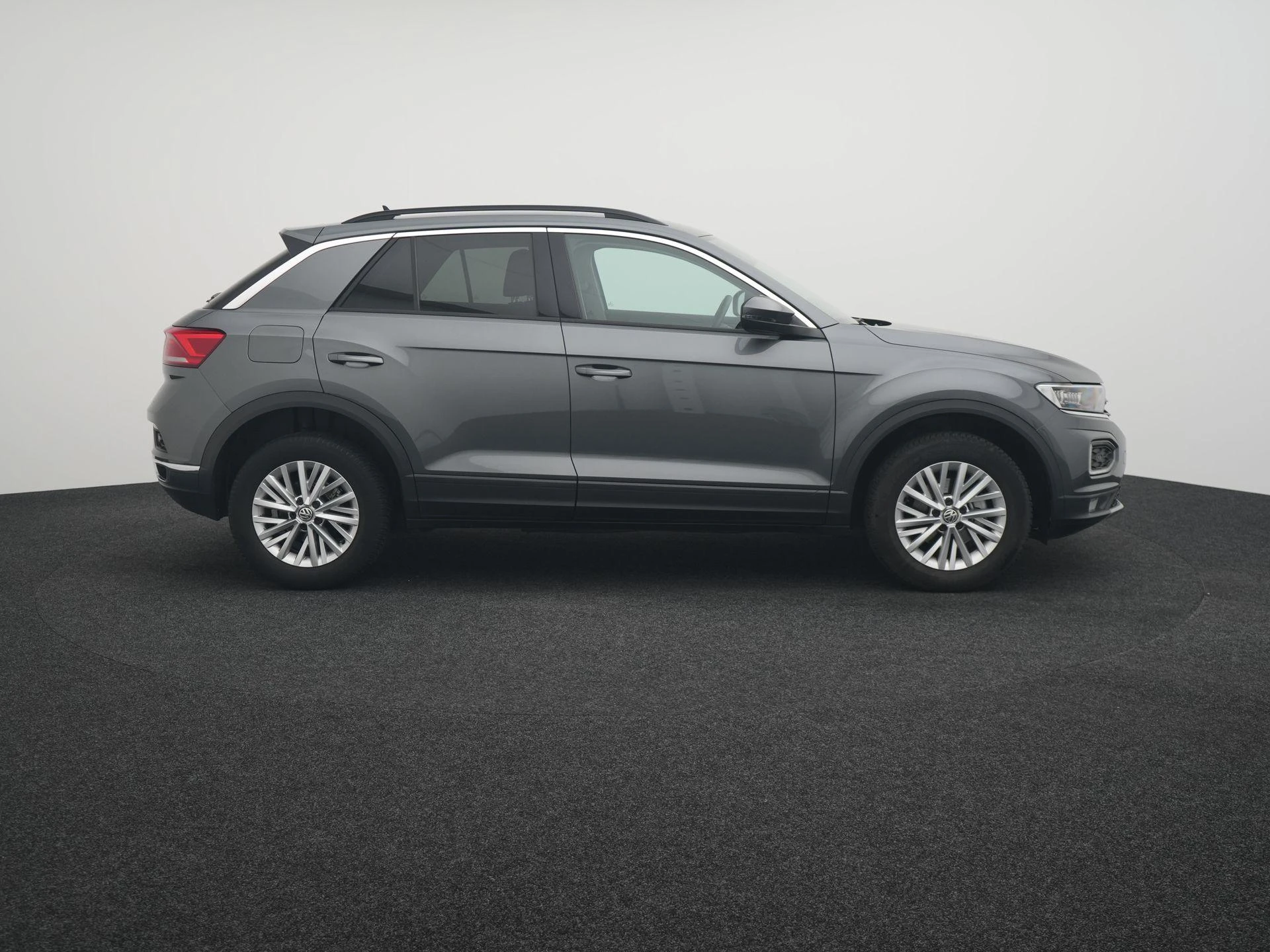 Volkswagen-T-Roc-image-5