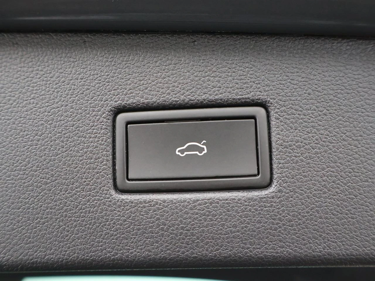 Volkswagen-Tiguan-image-25
