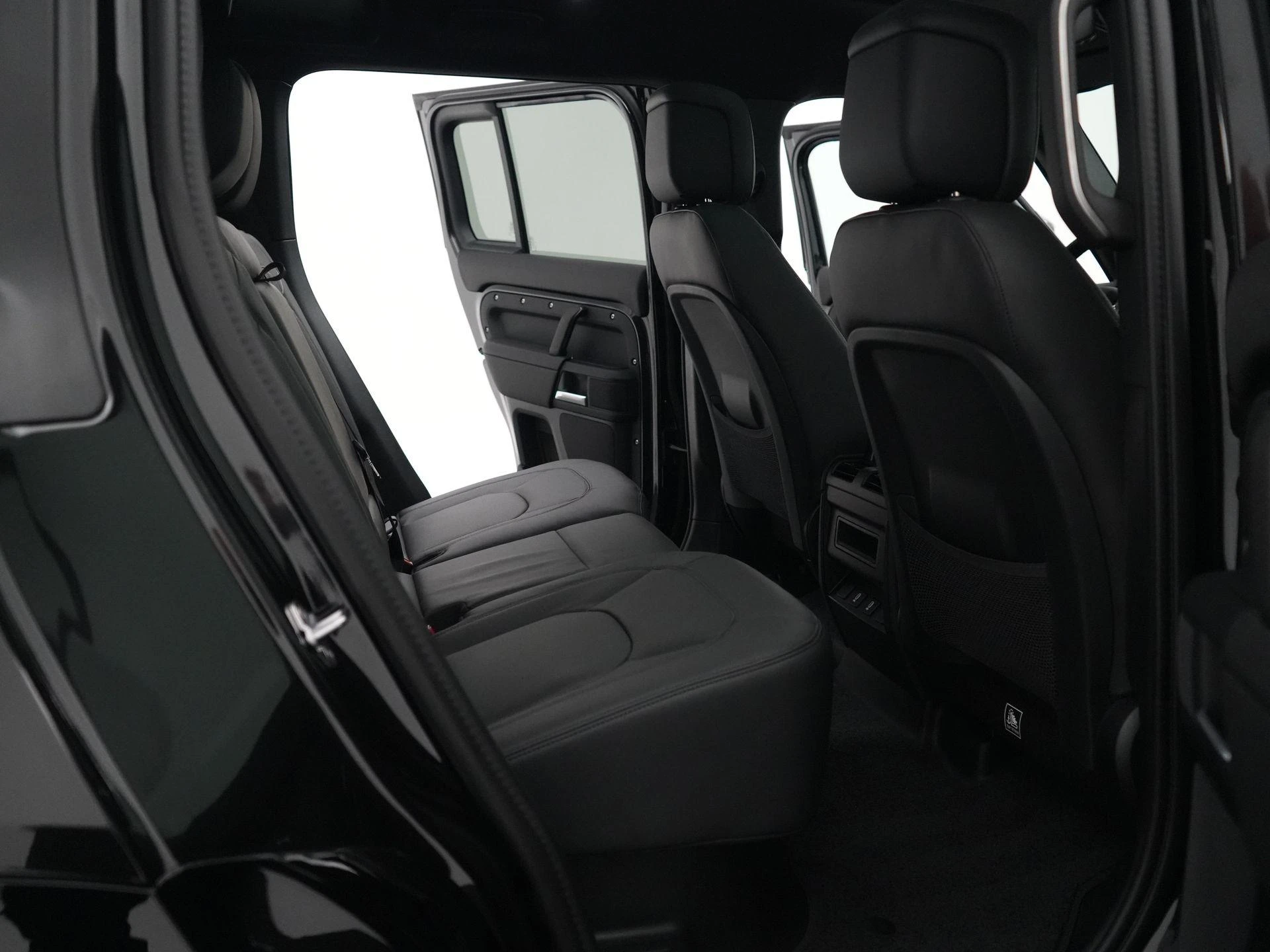 Land Rover-Defender-image-39