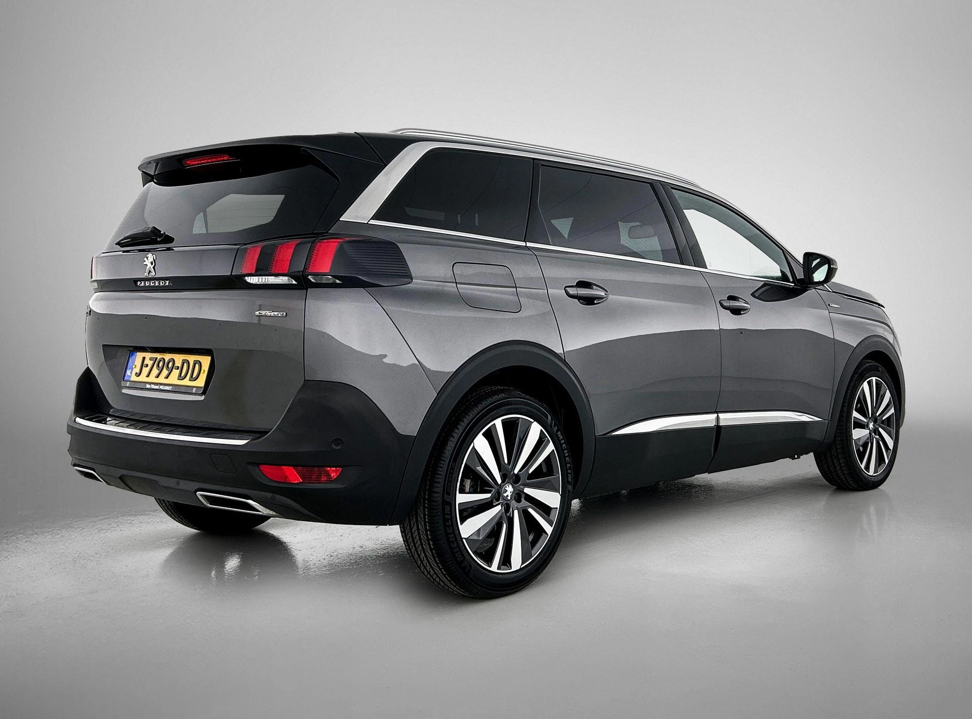 Peugeot-5008-image-4