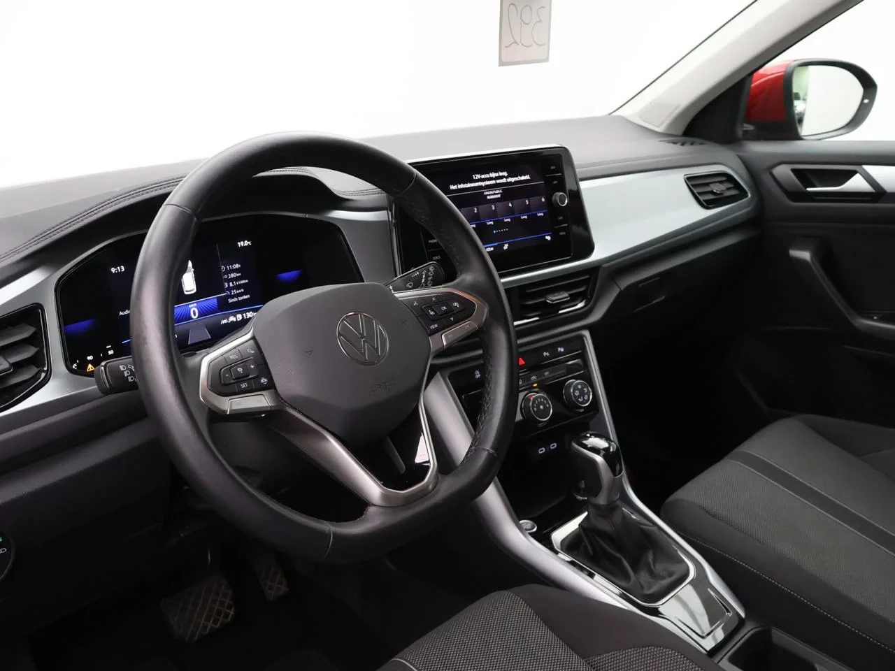 Volkswagen-T-Roc-image-8