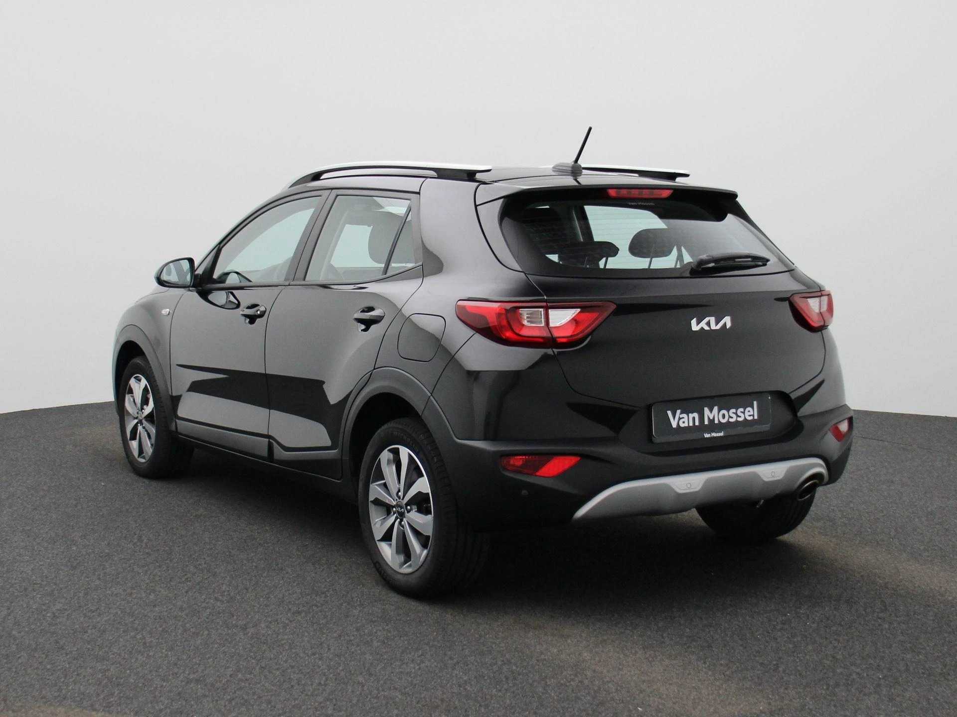 Kia-Stonic-image-1