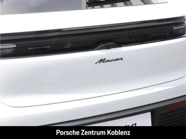 Porsche Macan -