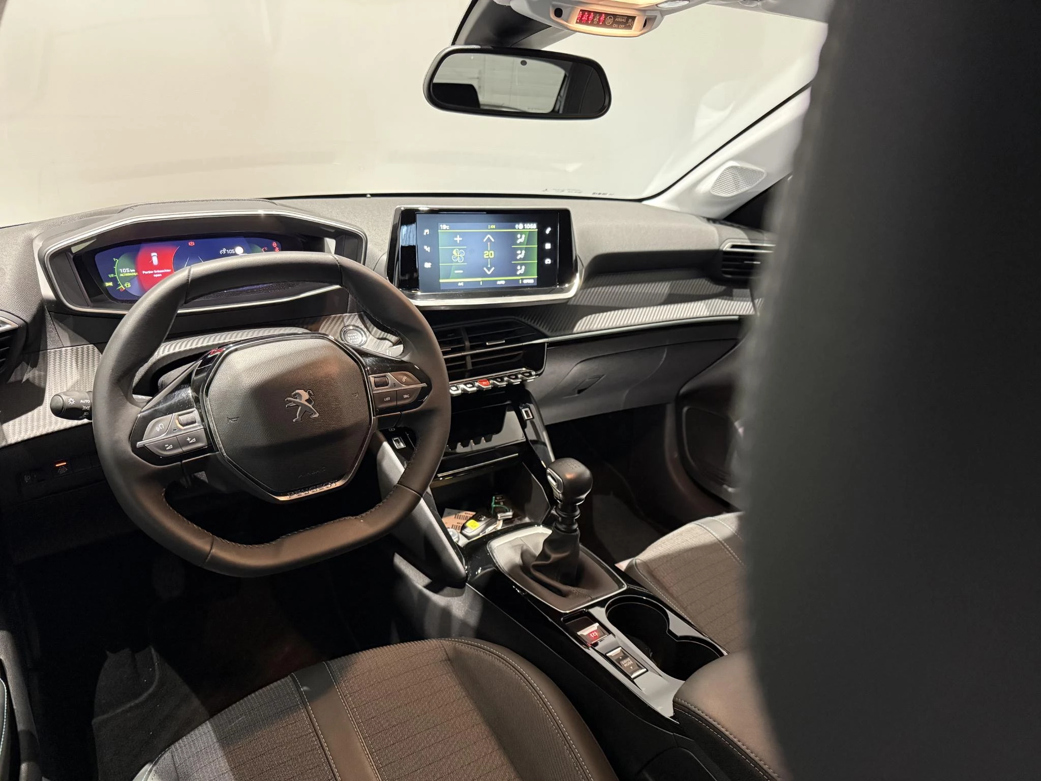 Peugeot-208-image-11