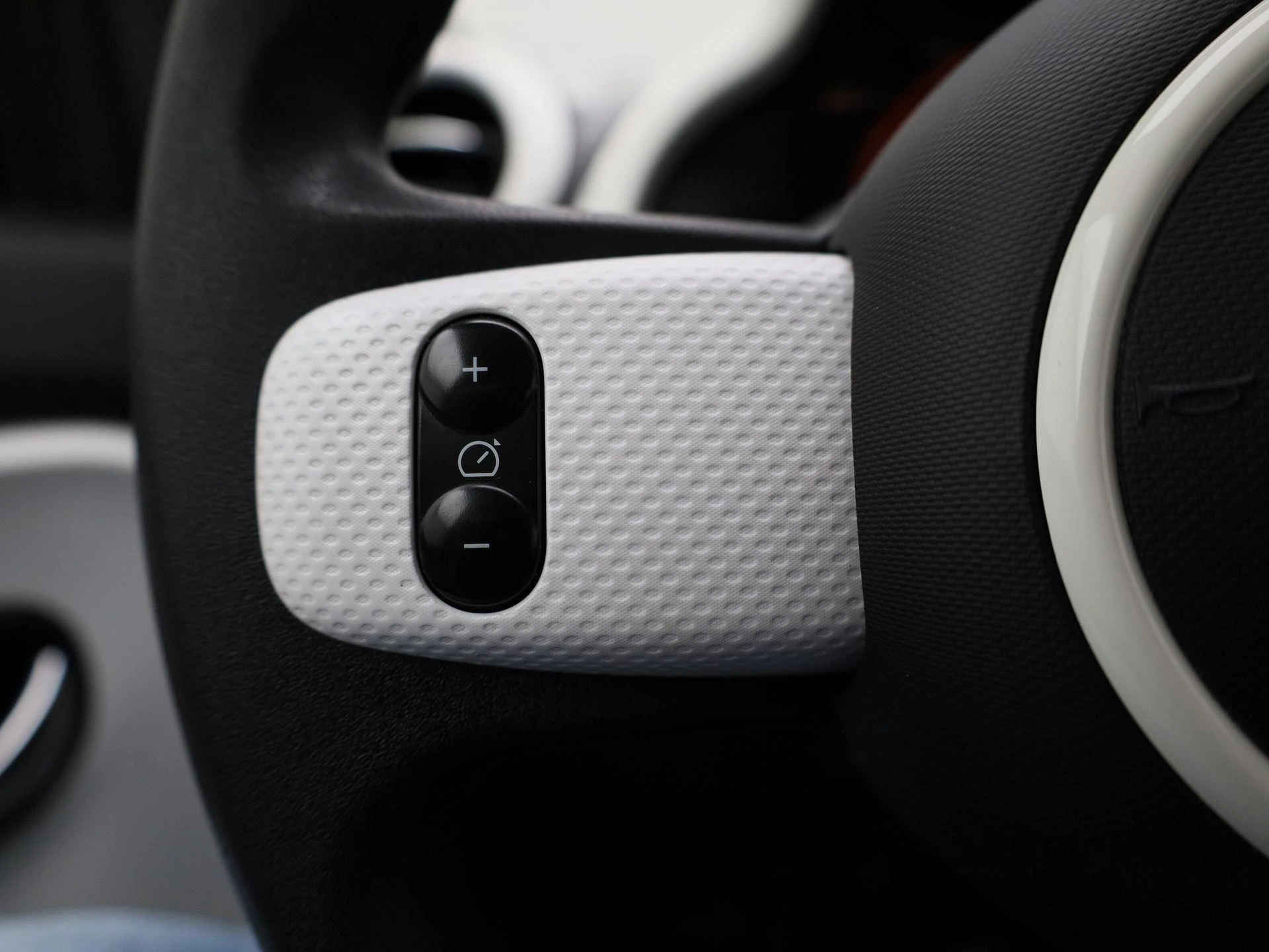 Renault-Twingo-image-17