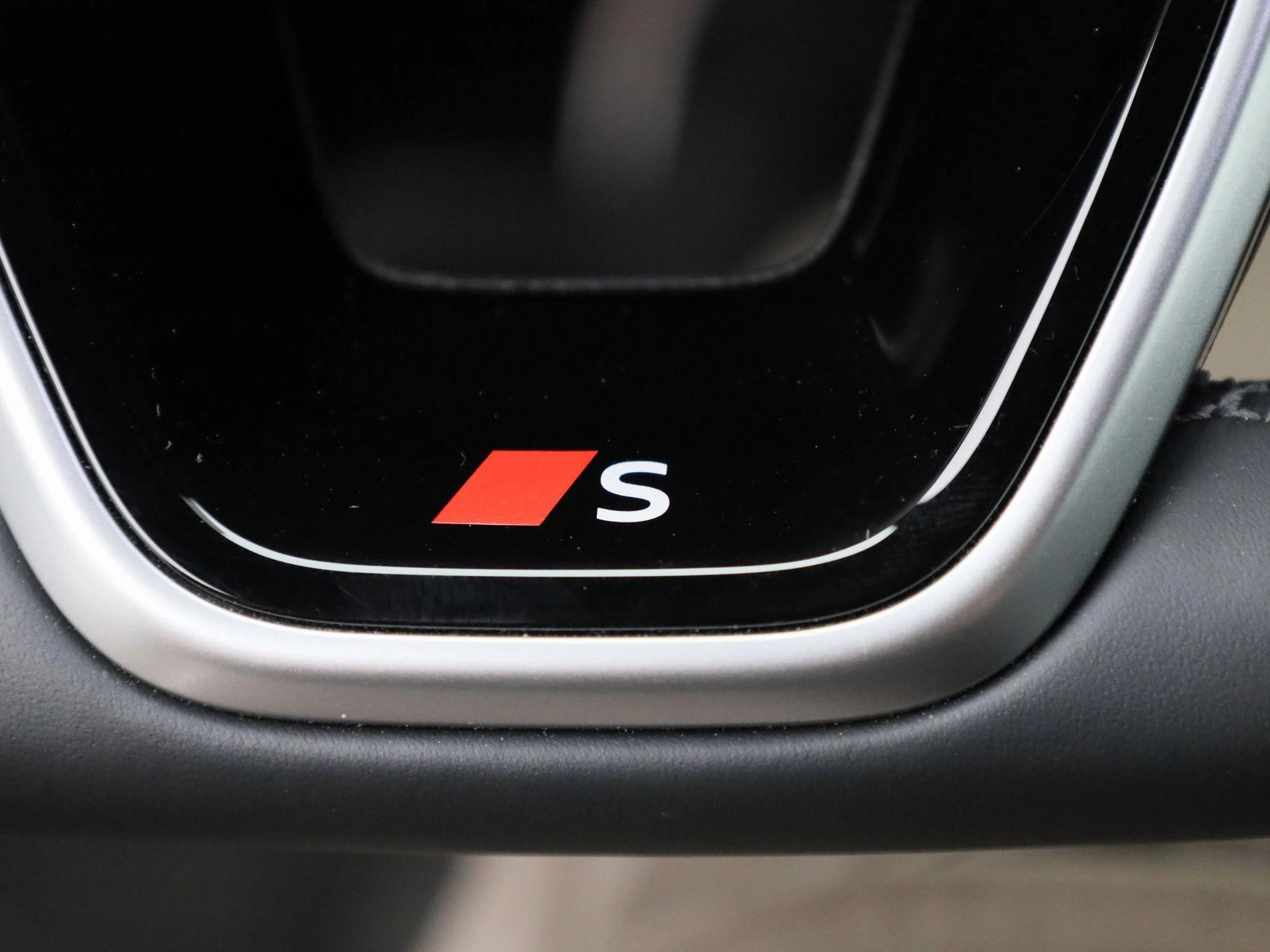 Audi Q5 2.0 TFSI e-hybrid quattro S edition Competition