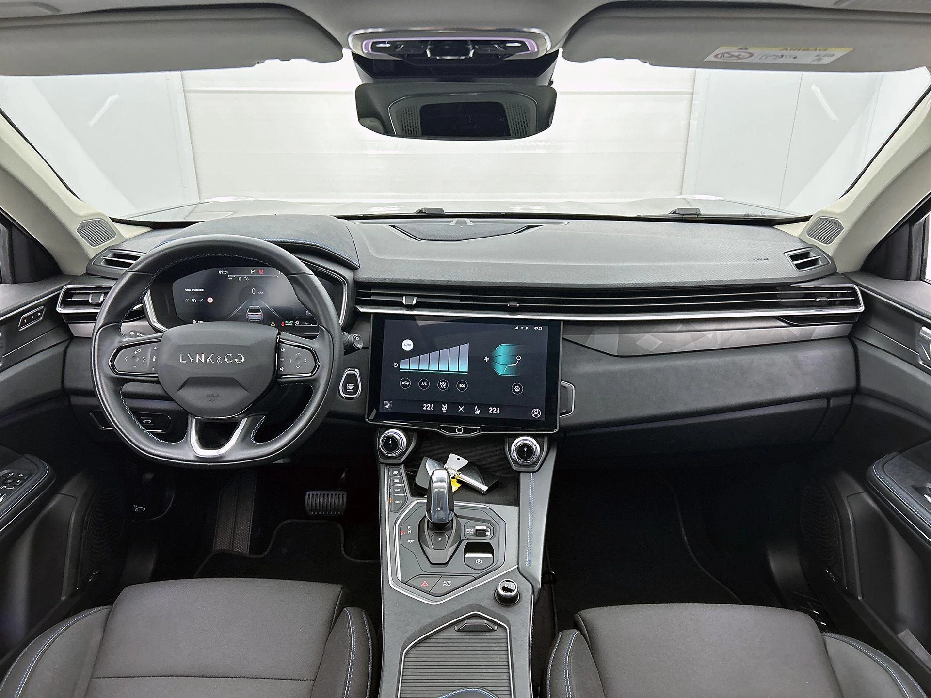 Lynk & Co-01-image-23