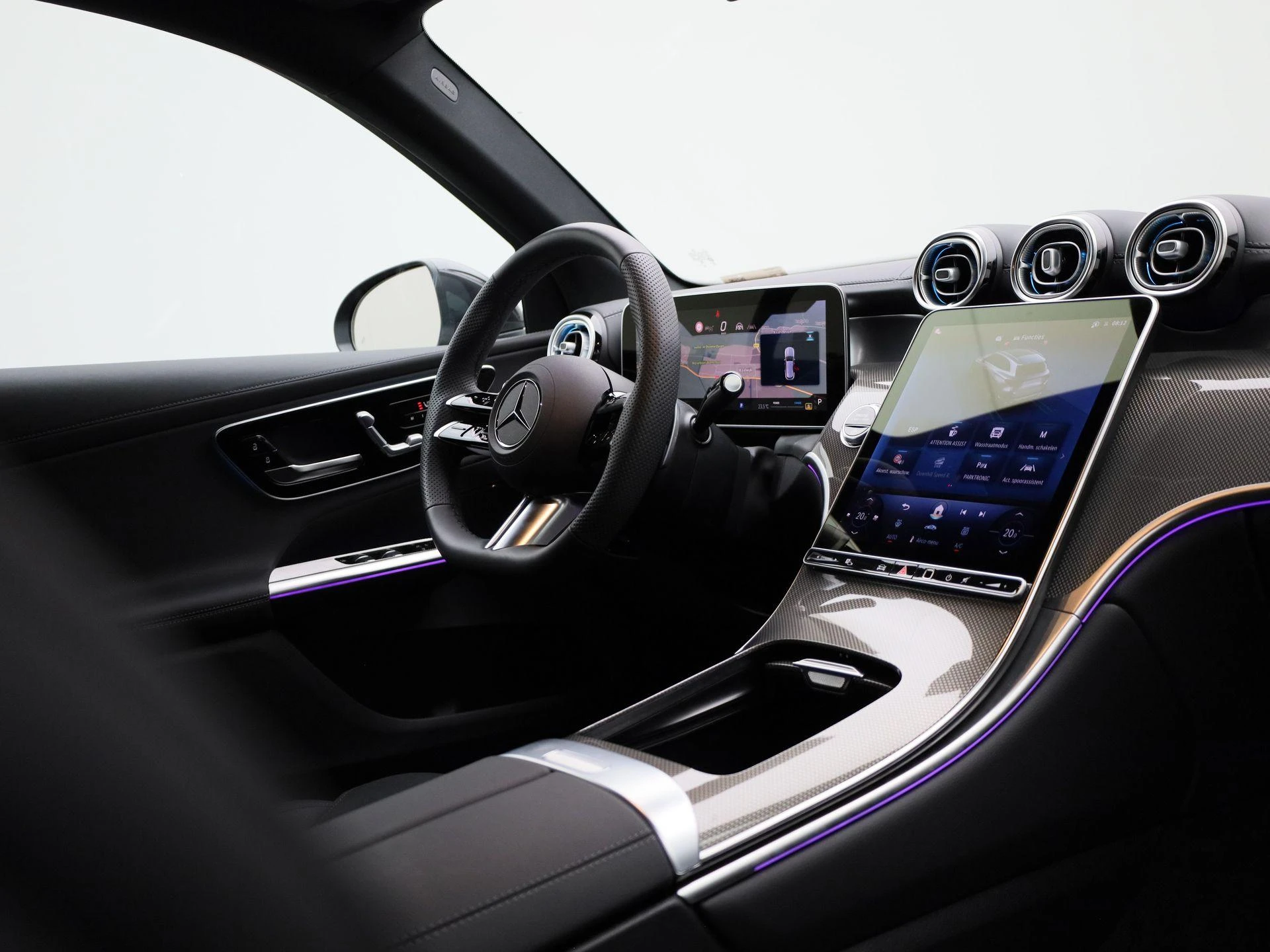 Mercedes-Benz-GLC-image-38