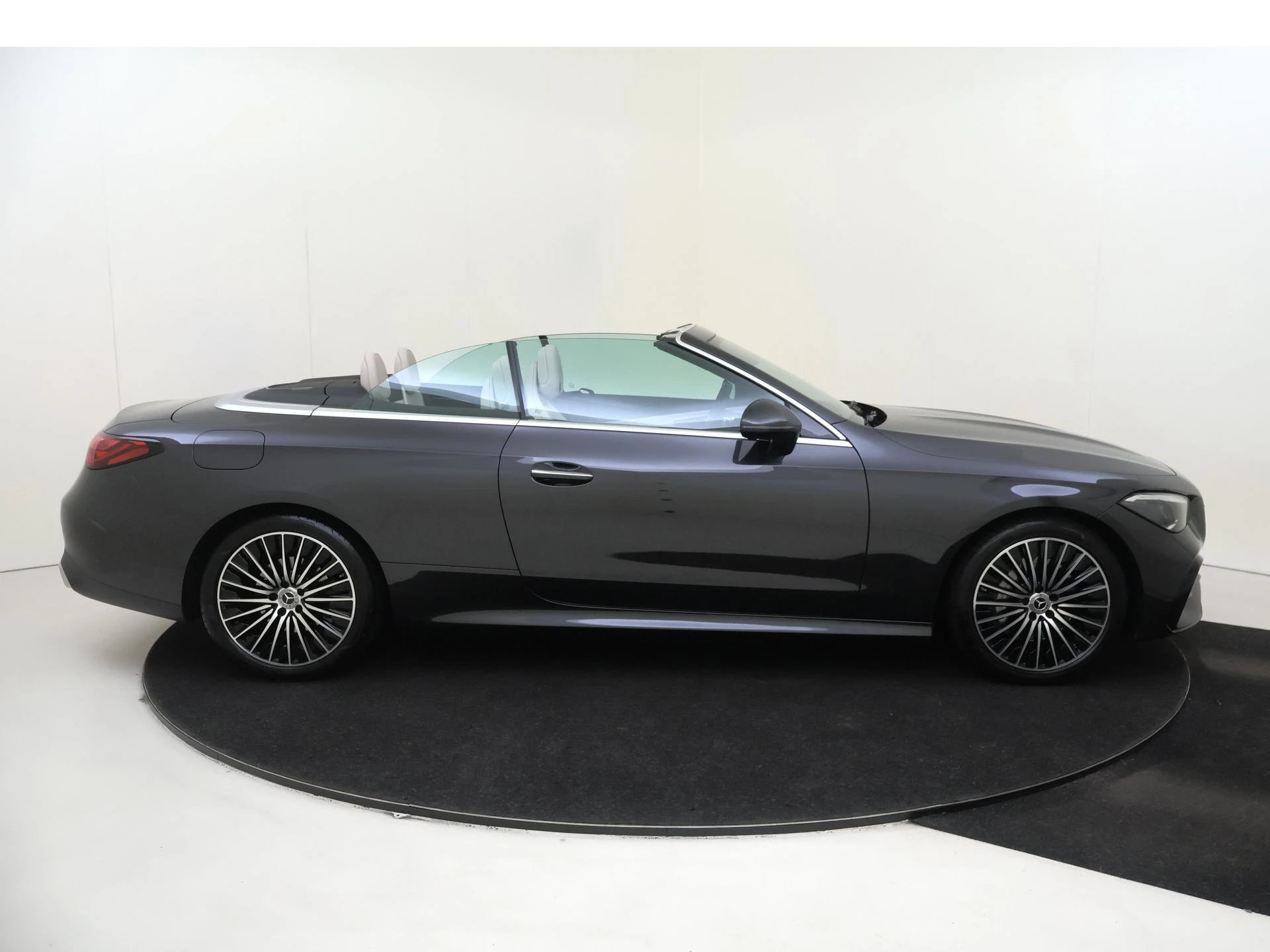 Mercedes-Benz-CLE-image-8