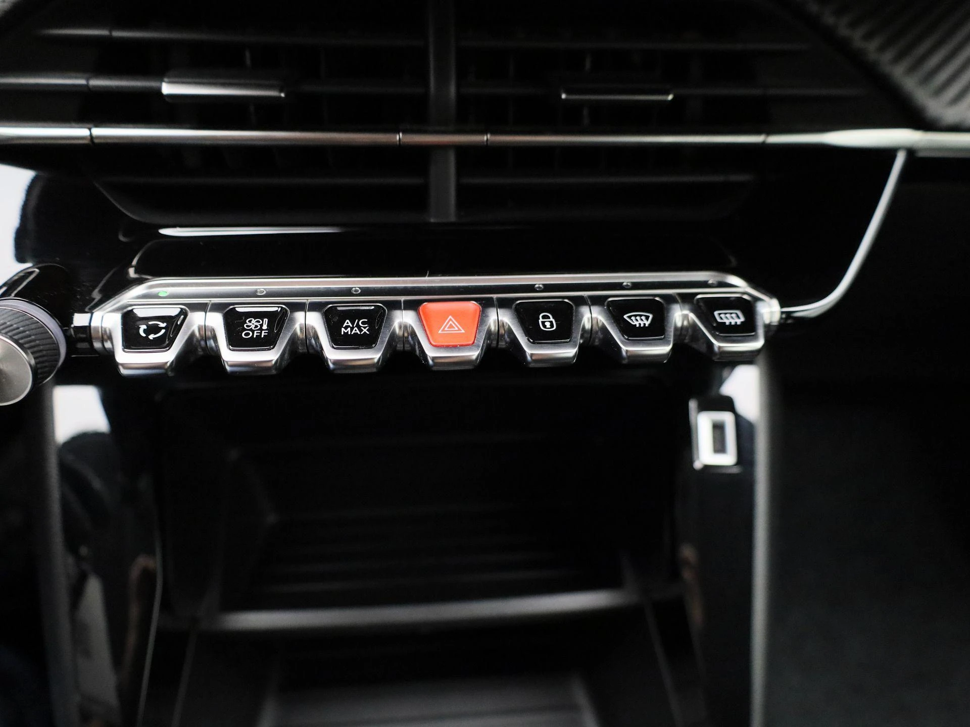 Peugeot-208-image-20