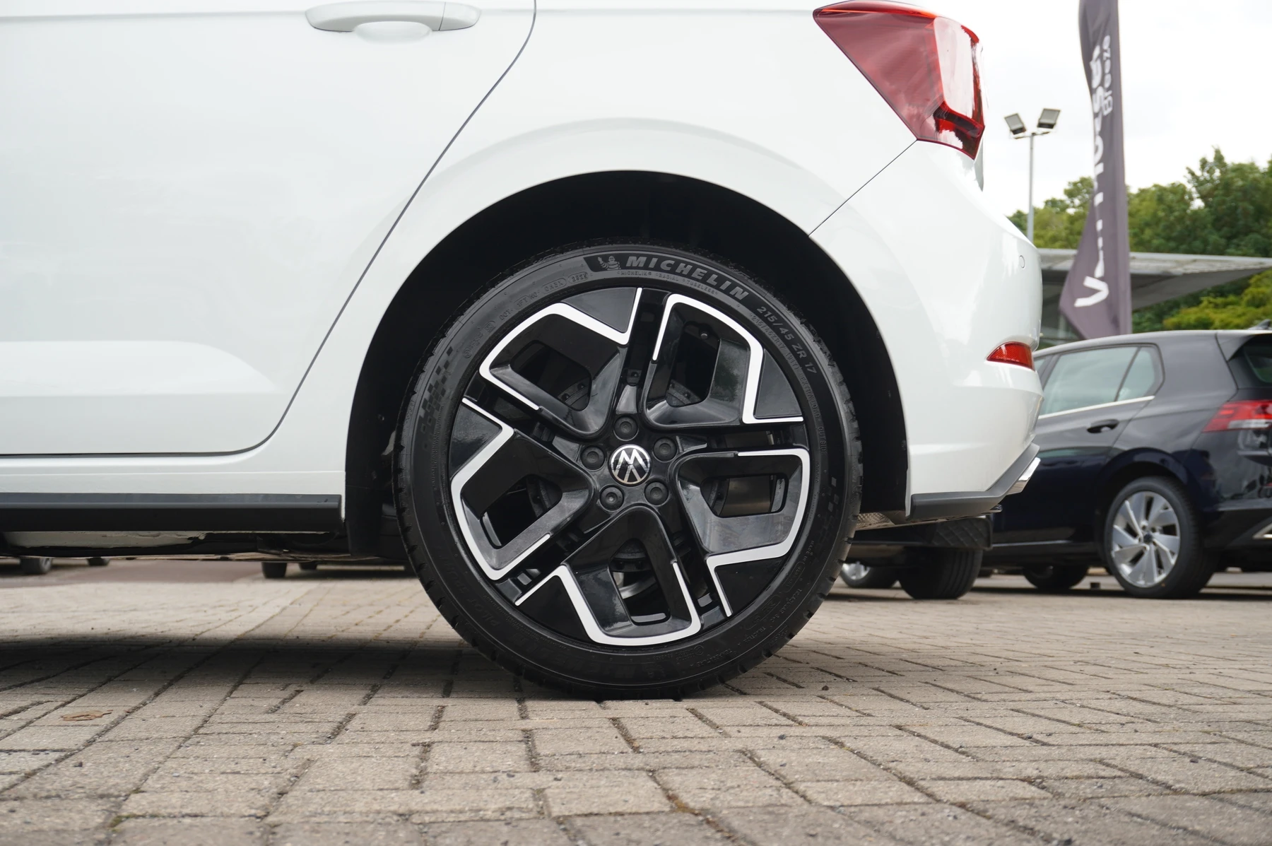 Volkswagen-Polo-image-17