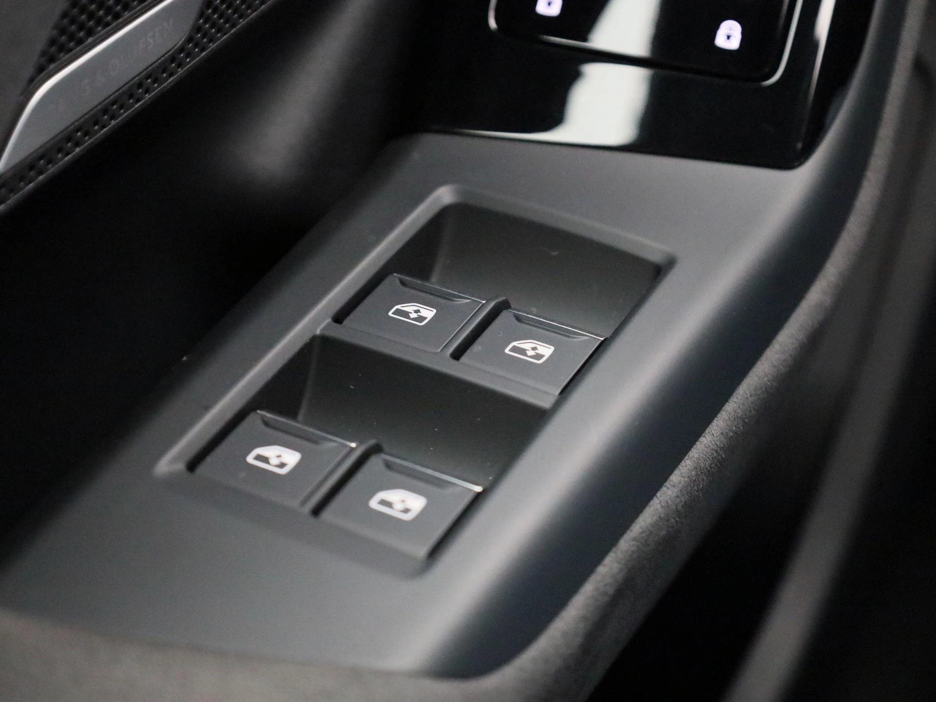 Audi-A6 Avant e-tron-image-40