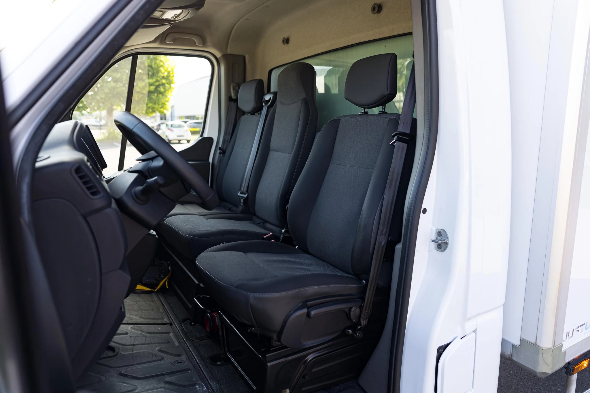 Renault Master Trucks 145.35 CC Meubelbak