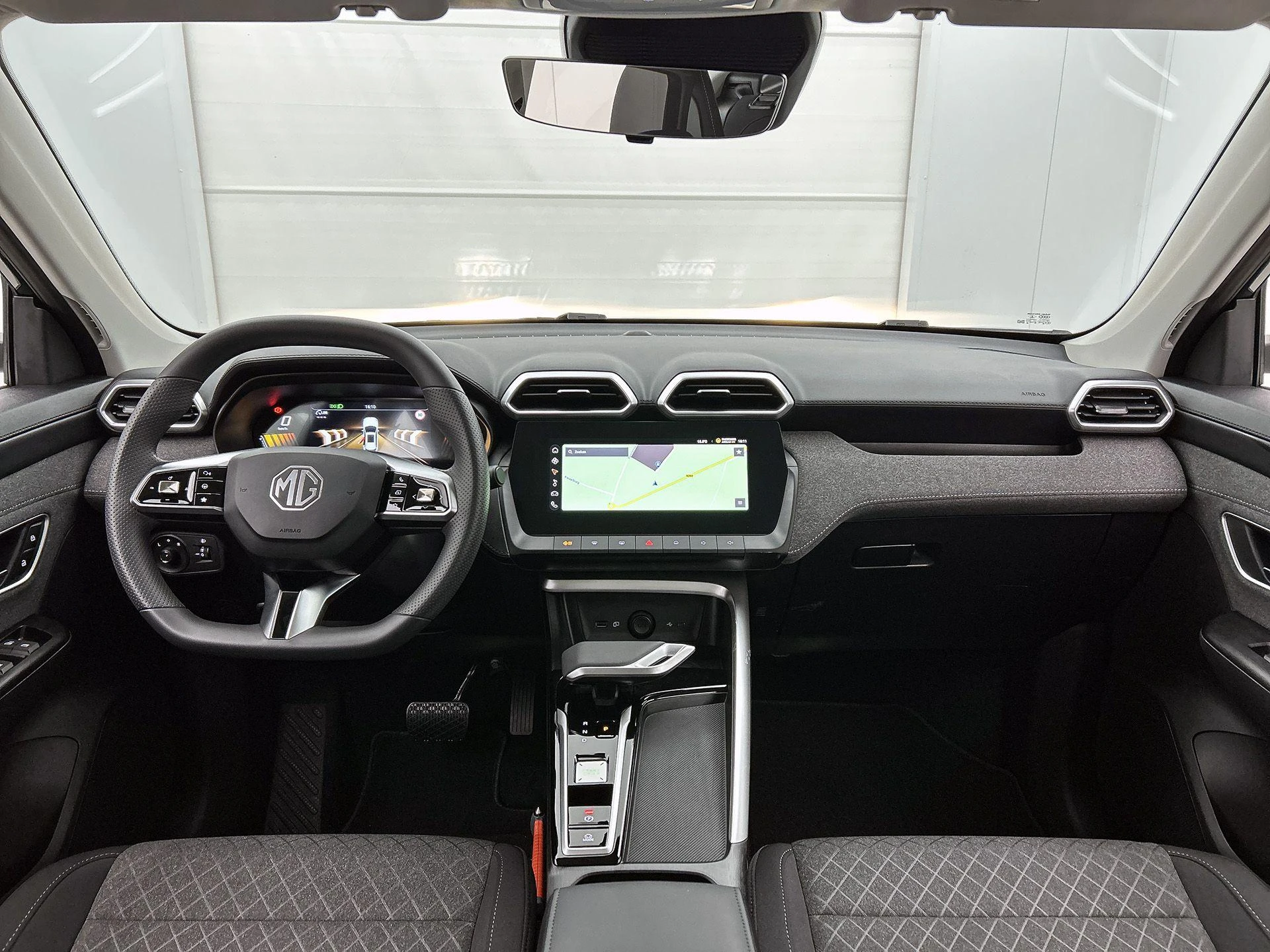 MG ZS - 23