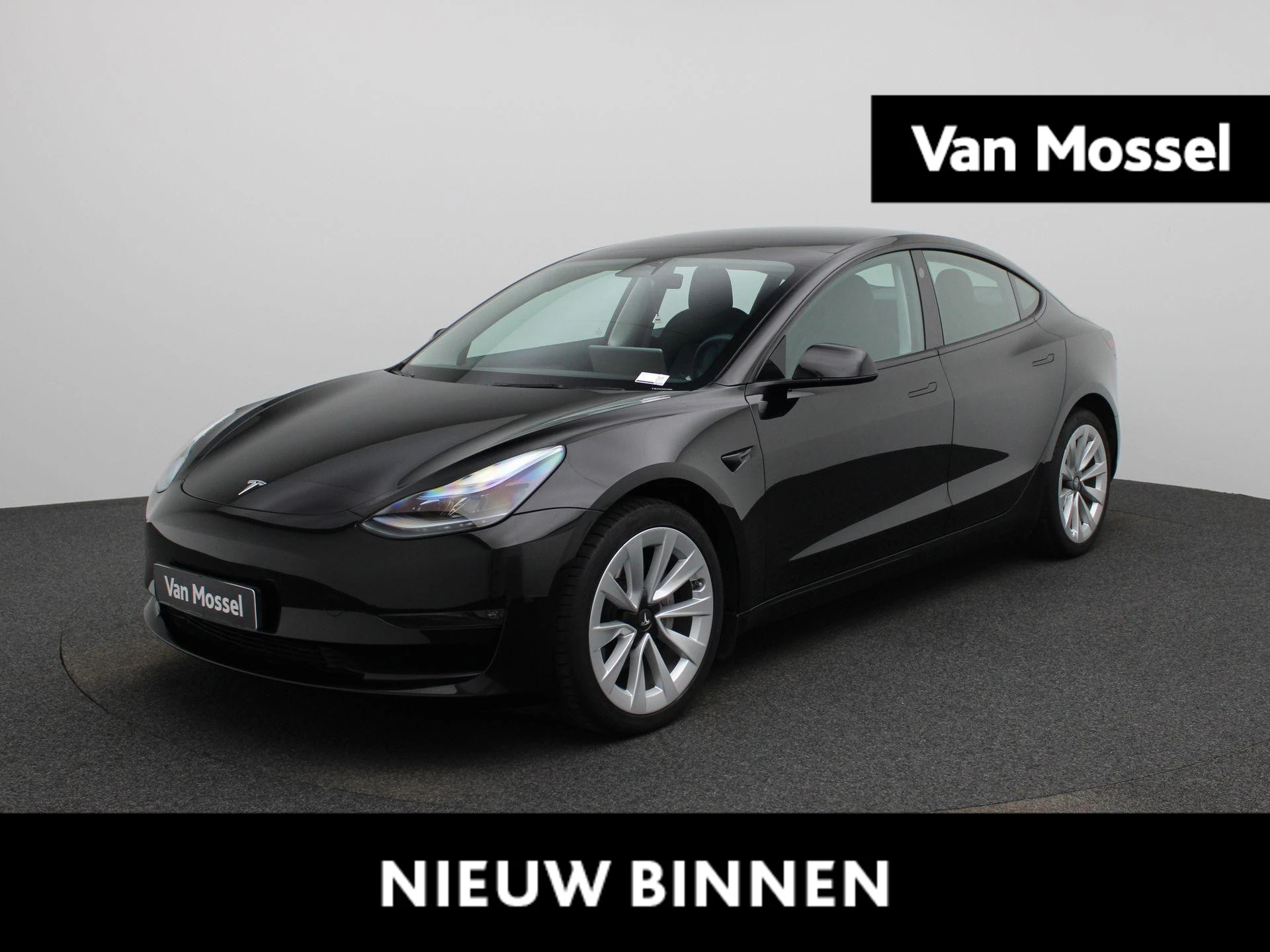 Tesla-Model 3-image-0