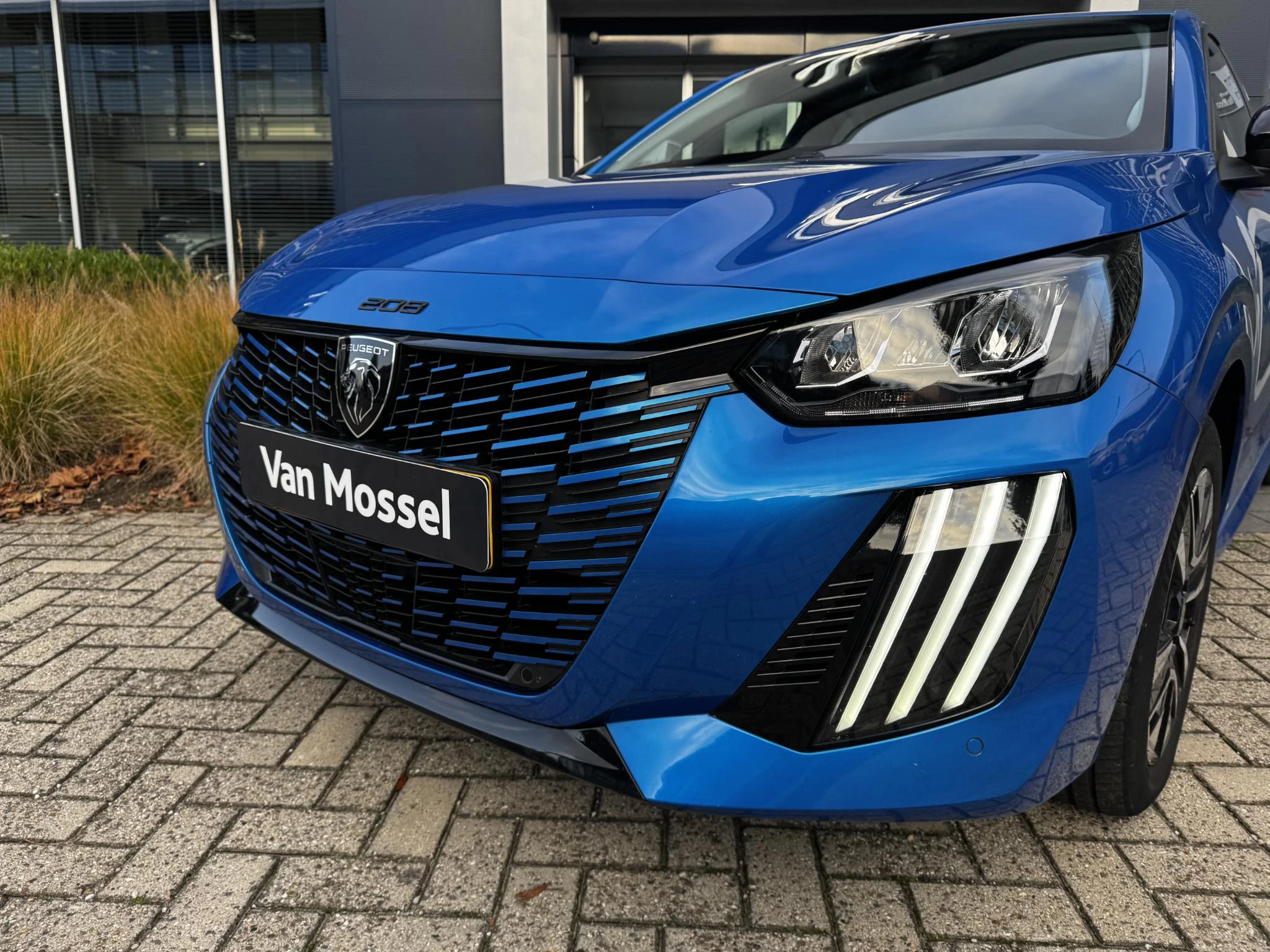Peugeot-e-208-image-3