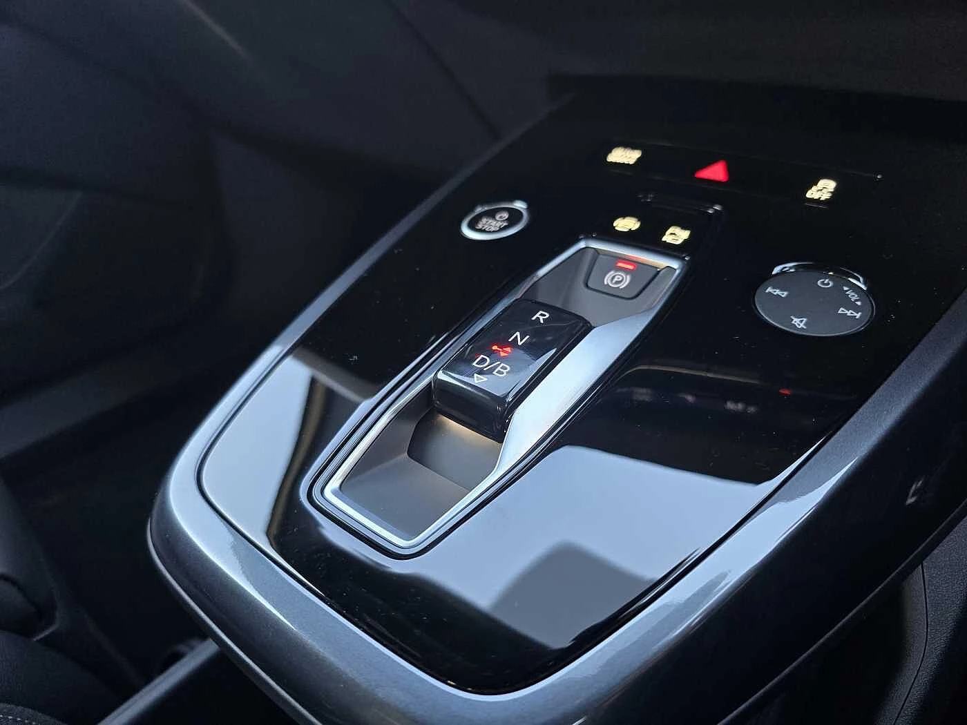 Audi-Q4 e-tron-image-7