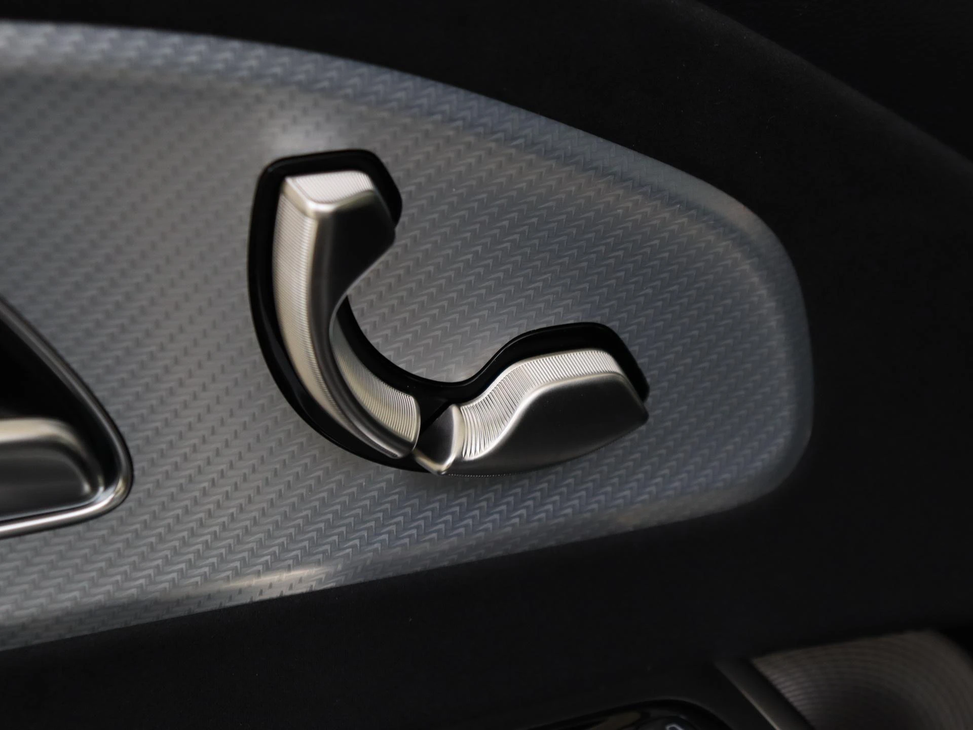 Mercedes-Benz-CLA-image-24