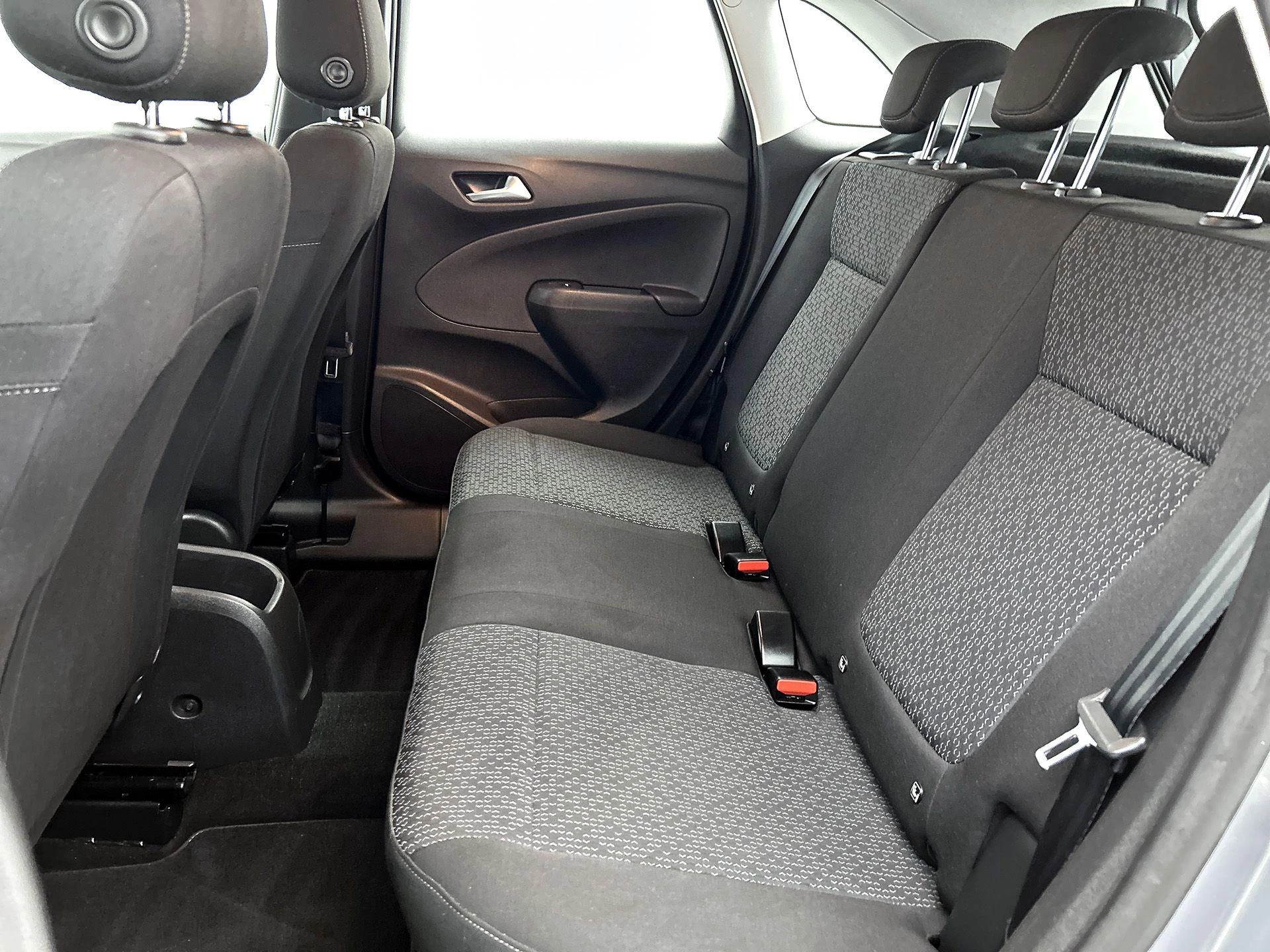 Opel-Crossland X-image-26