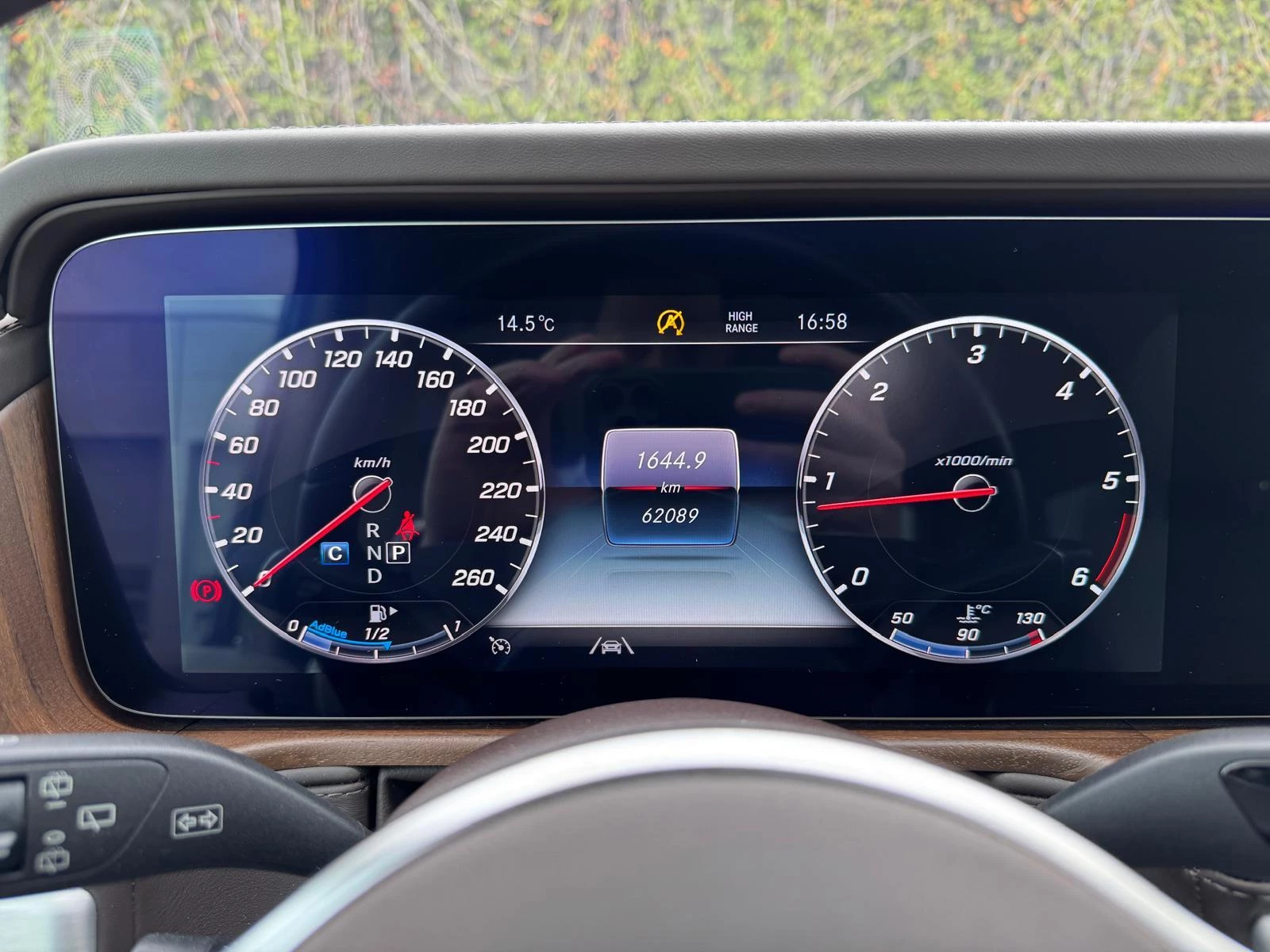 Mercedes-Benz-G-Klasse-image-11