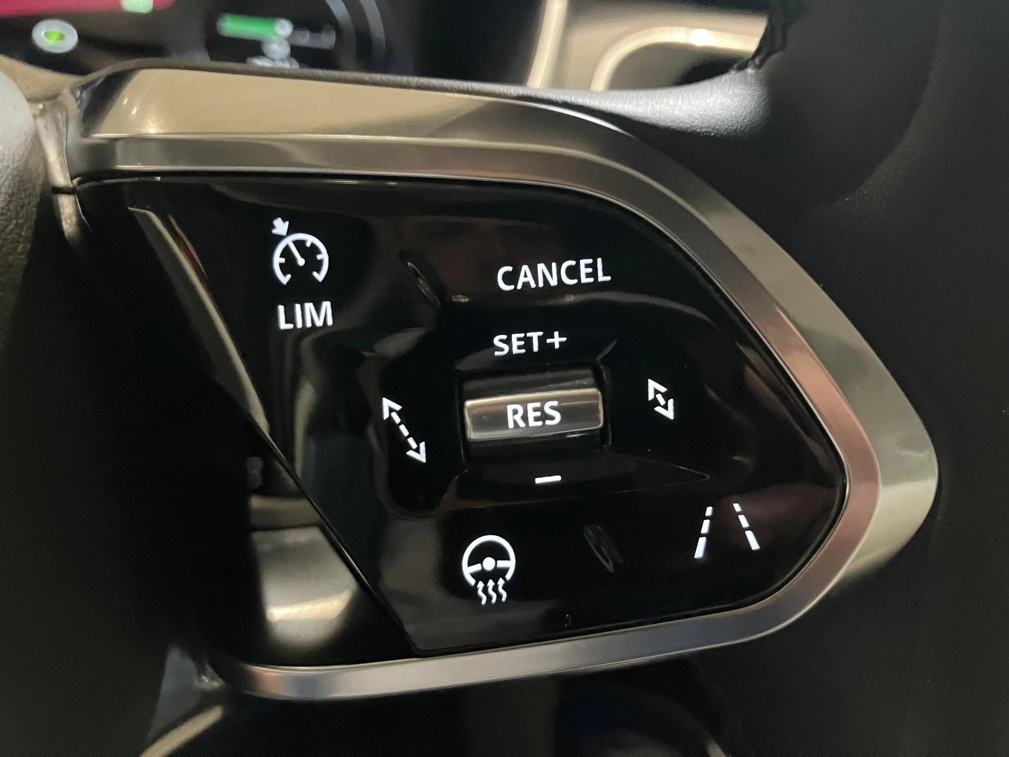 Jaguar-I-PACE-image-14