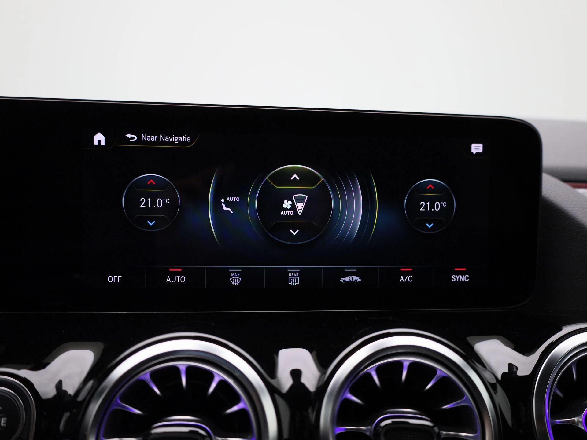 Mercedes-Benz-B-Klasse-image-30