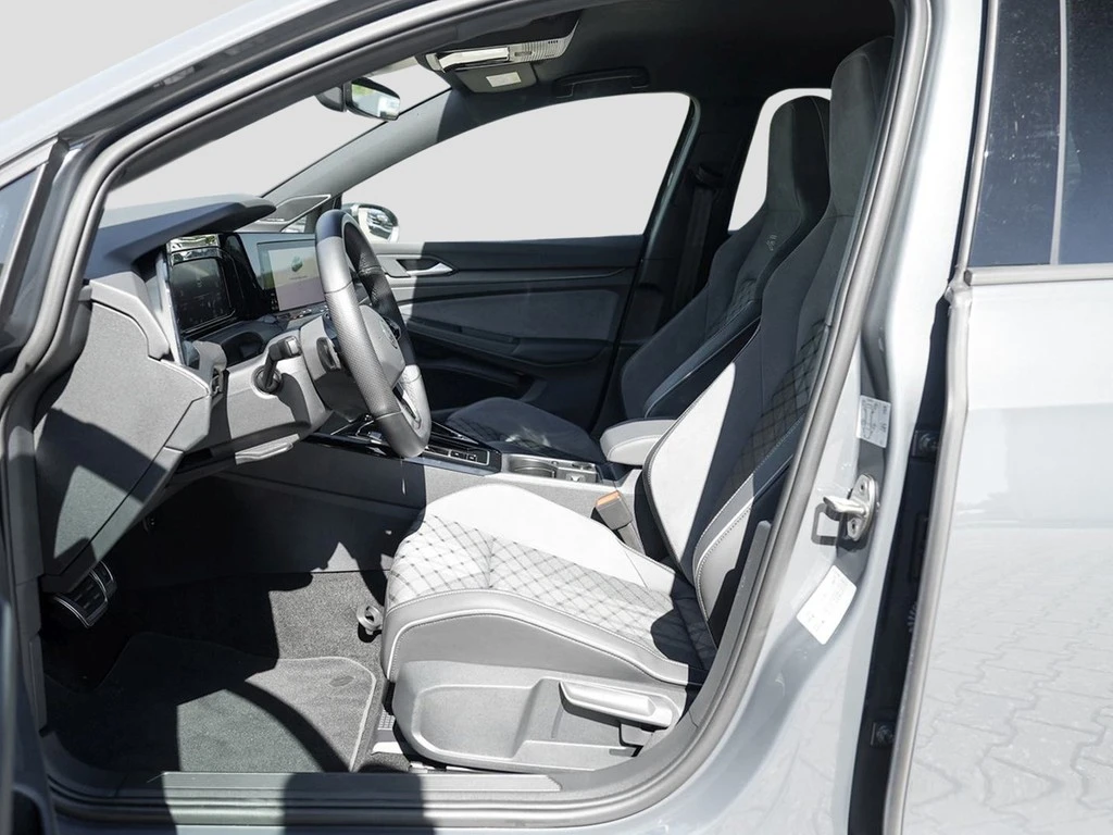 Volkswagen-Golf-image-17
