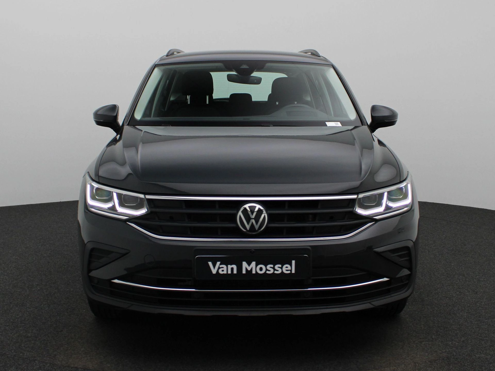 Volkswagen-Tiguan-image-2