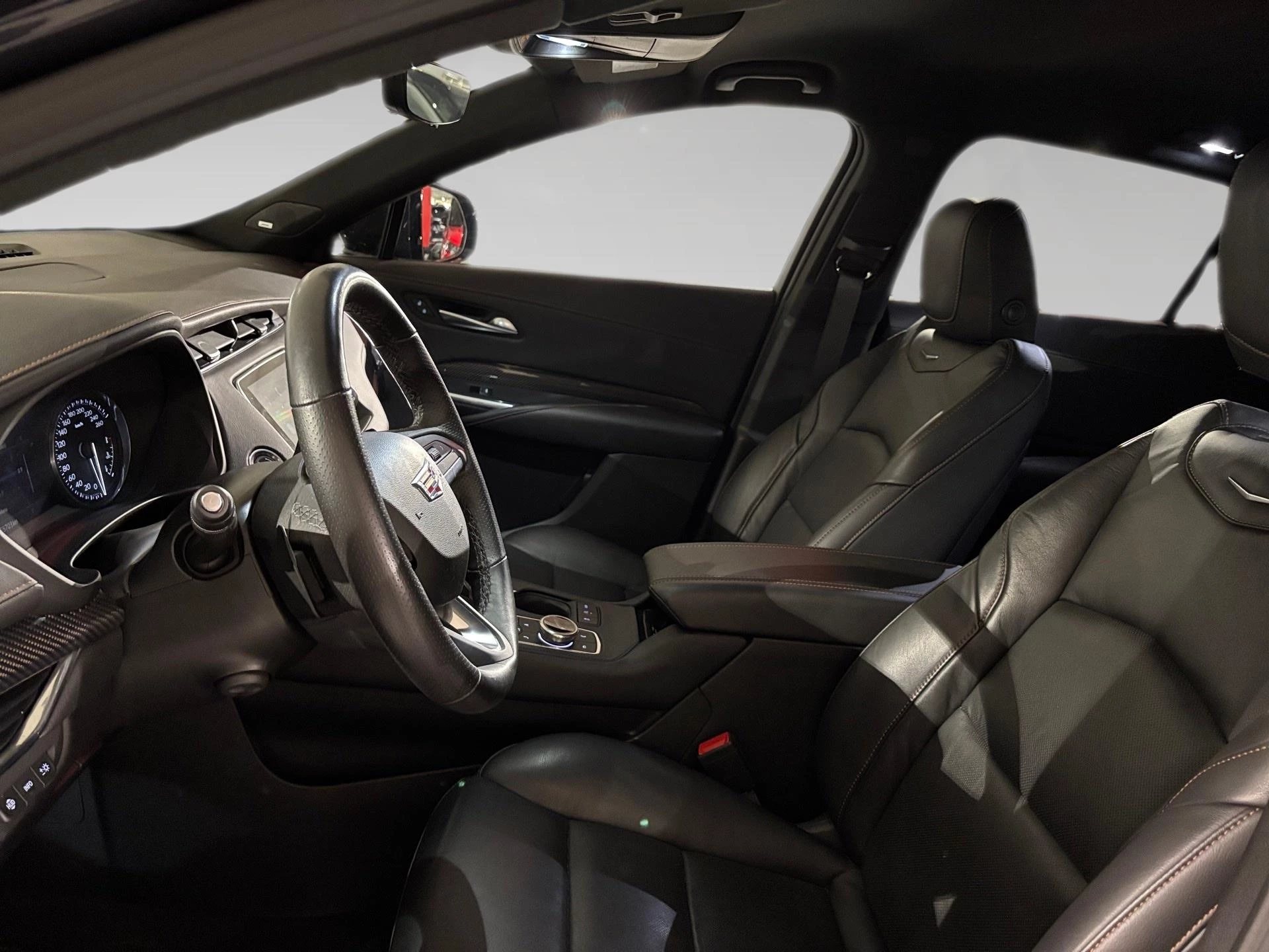 Cadillac-XT4-image-3