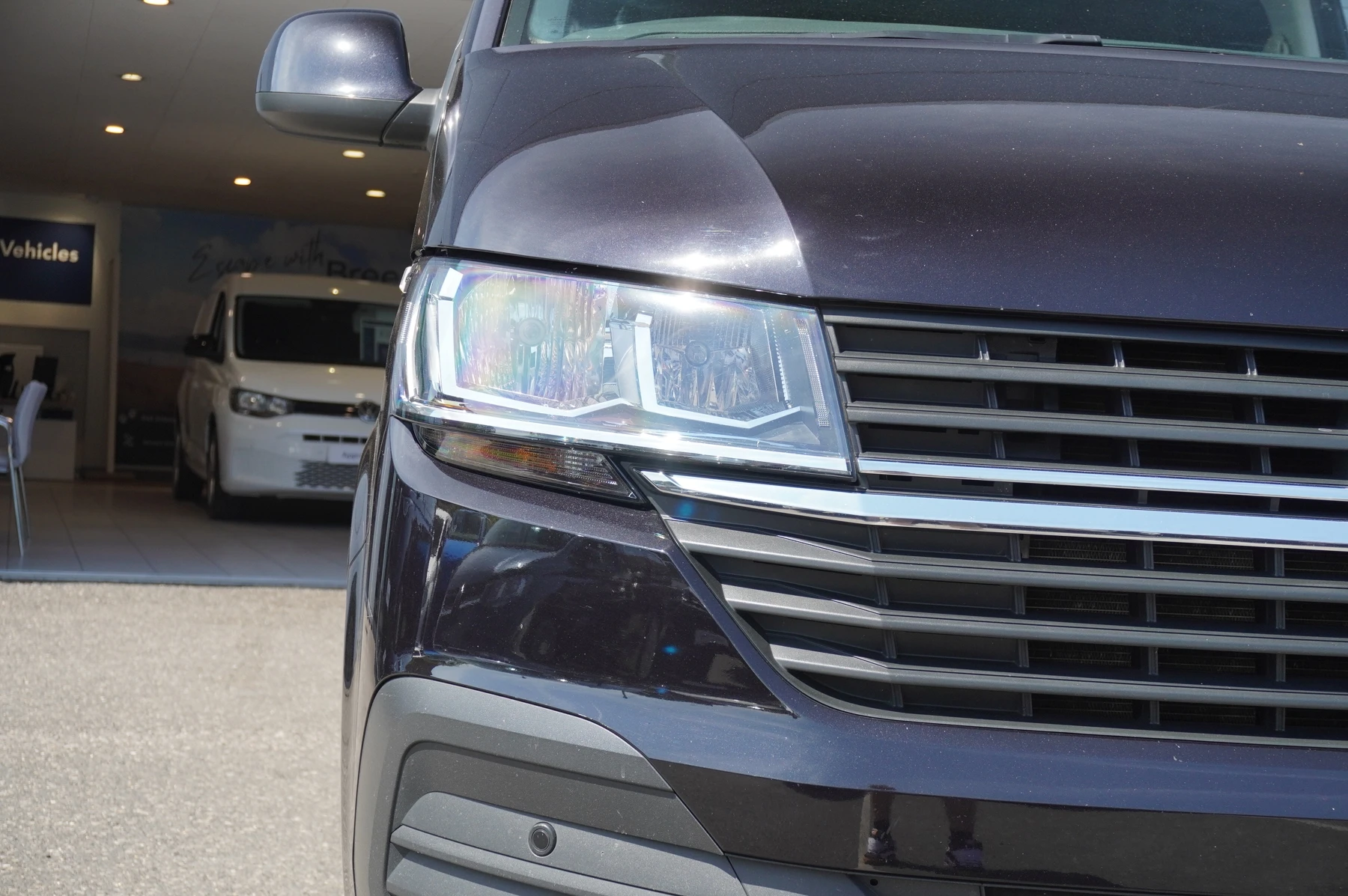 Volkswagen-Transporter-image-40