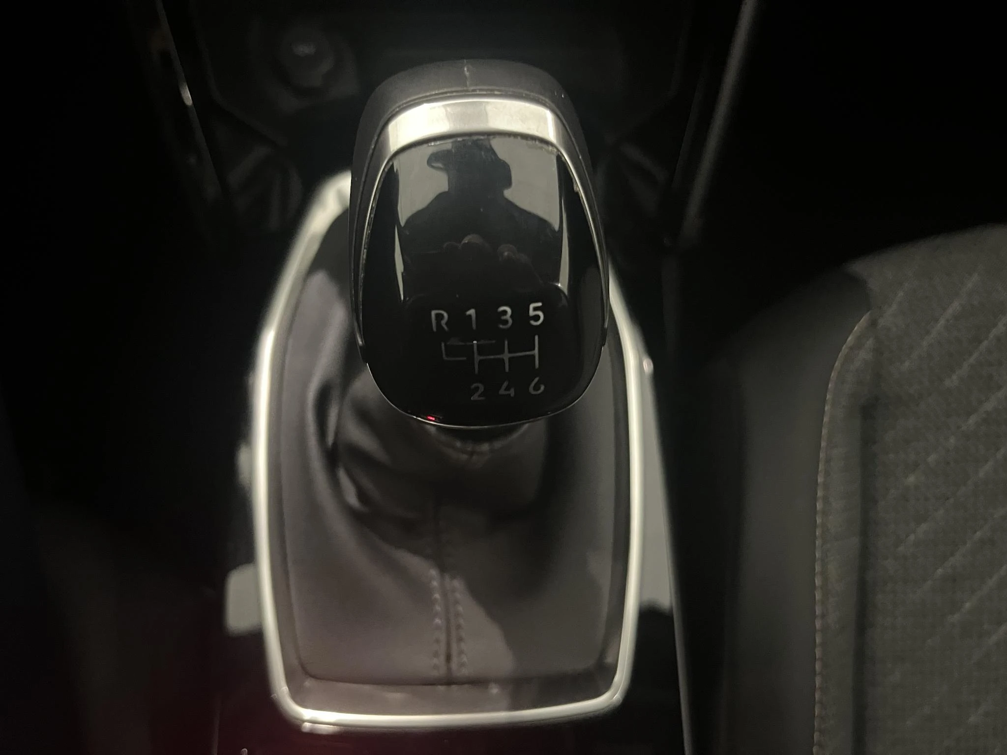 Peugeot-2008-image-13