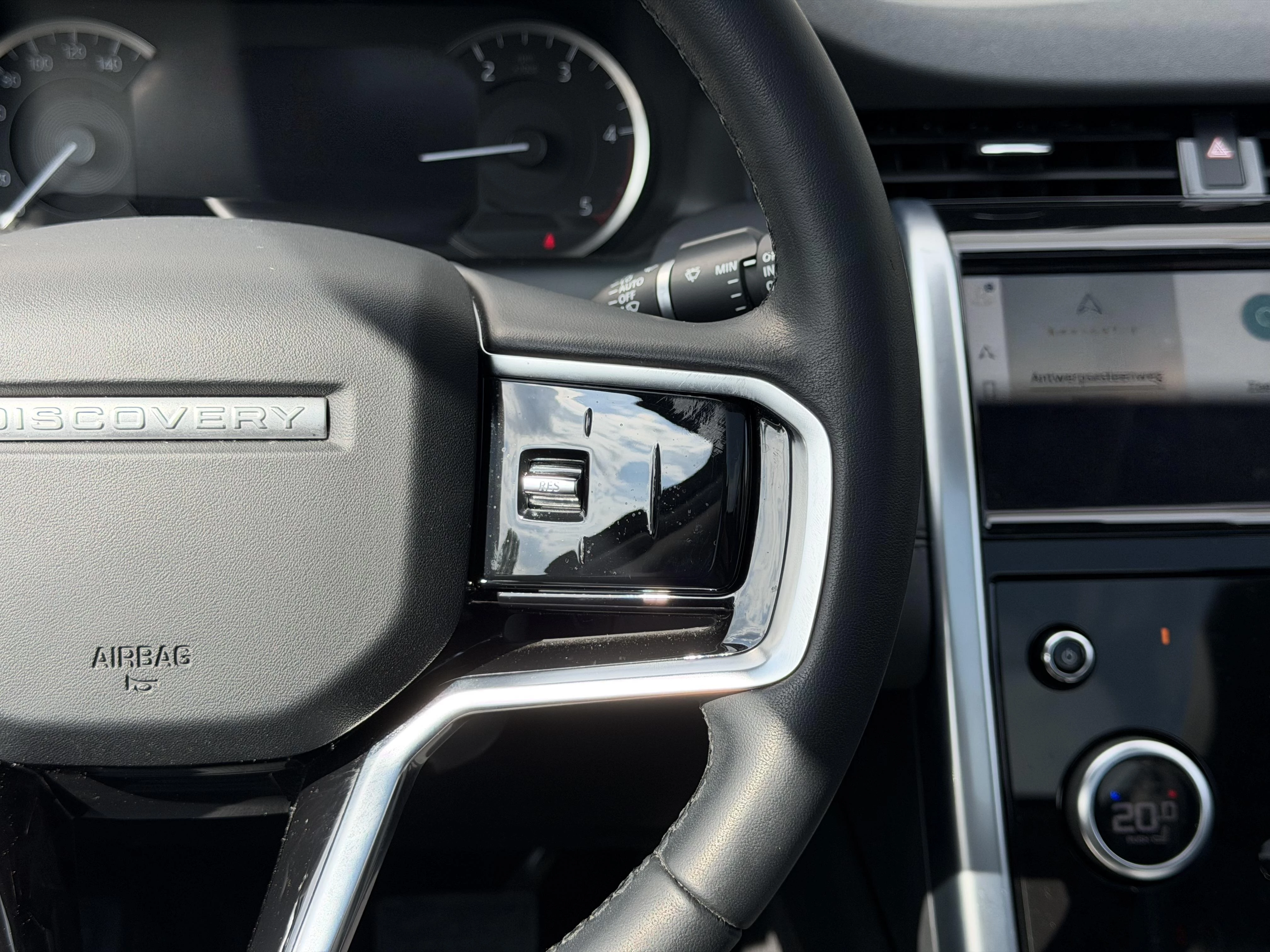 Land Rover-Discovery Sport-image-20