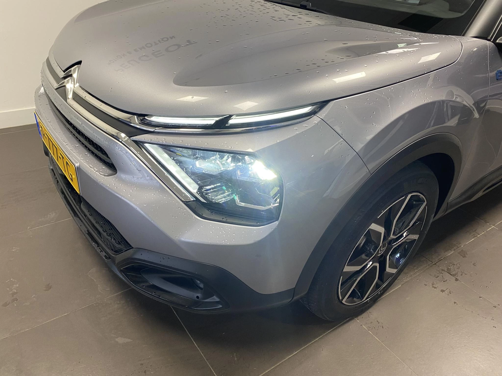 Citroën-ë-C4-image-2