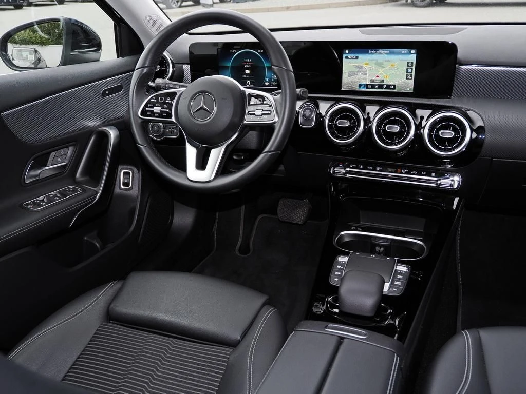 Mercedes-Benz-A-Klasse 250 e-image-10
