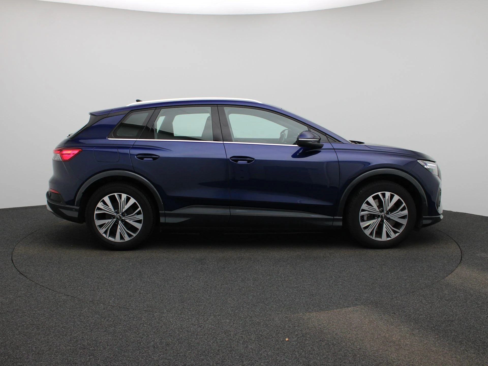 Audi-Q4 e-tron-image-5