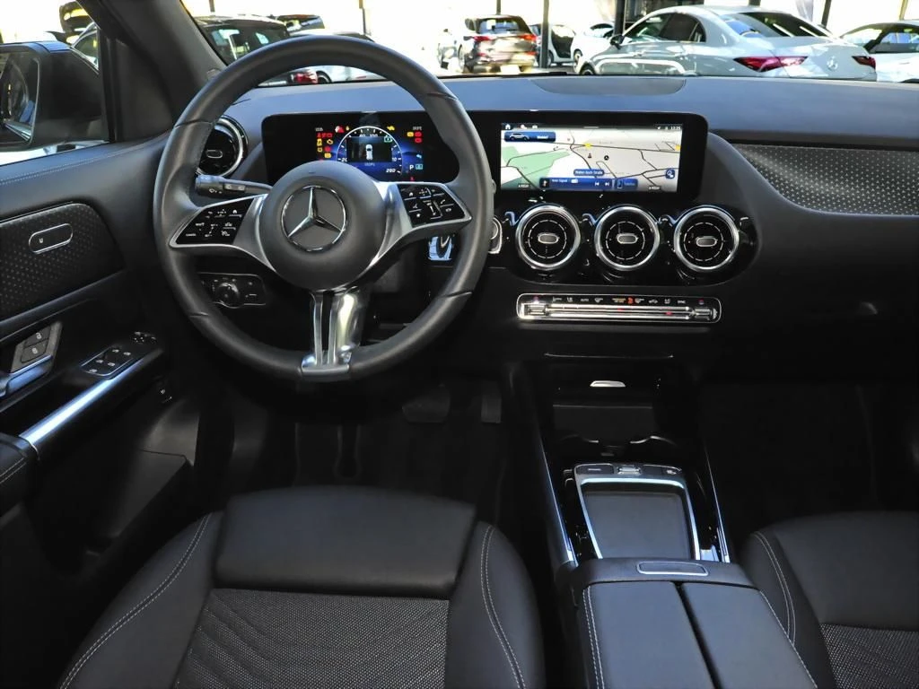 Mercedes-Benz-GLA 200 d-image-8