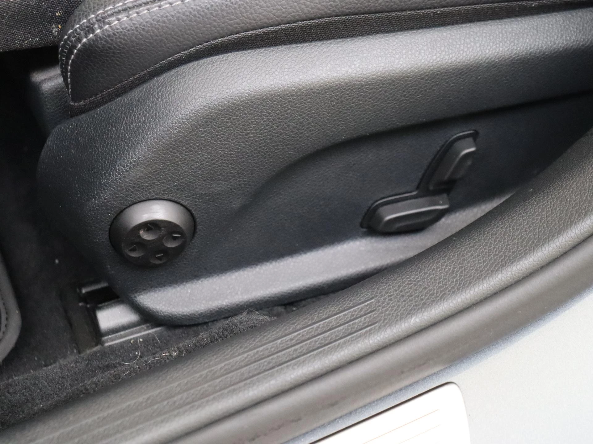 Mercedes-Benz-C-Klasse-image-31