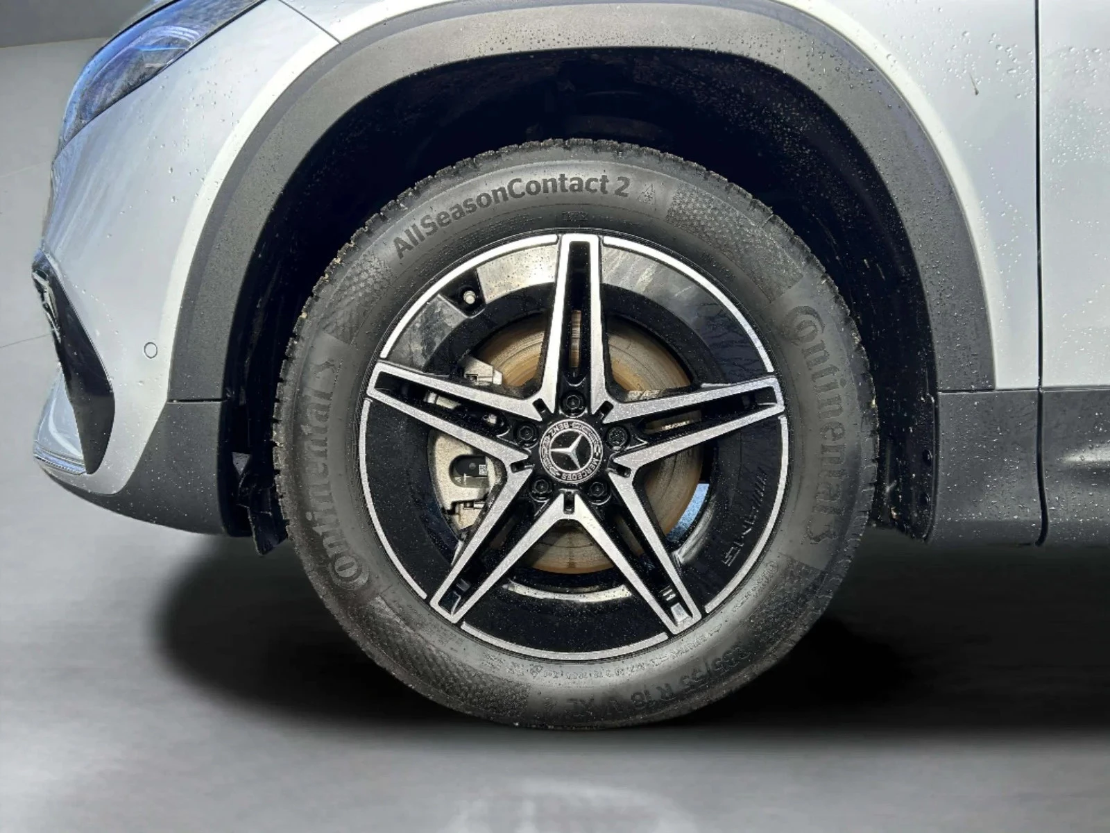 Mercedes-Benz-EQB-image-8