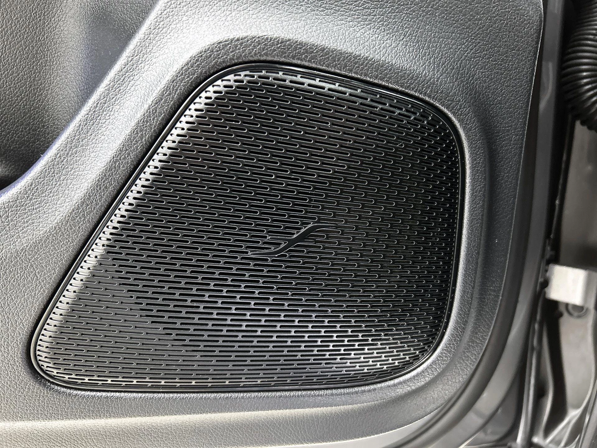 Mercedes-Benz-CLA-image-22