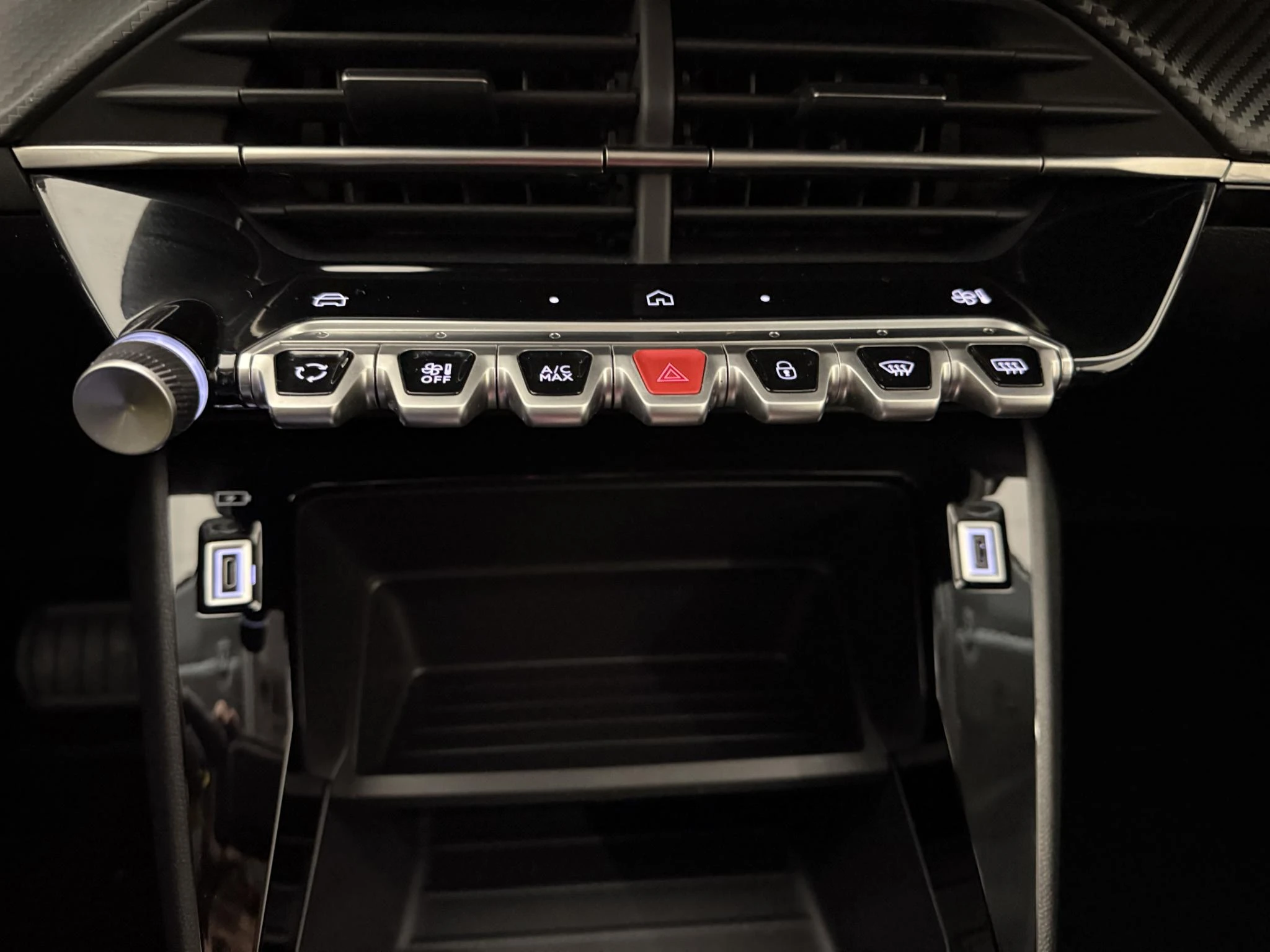 Peugeot-208-image-12