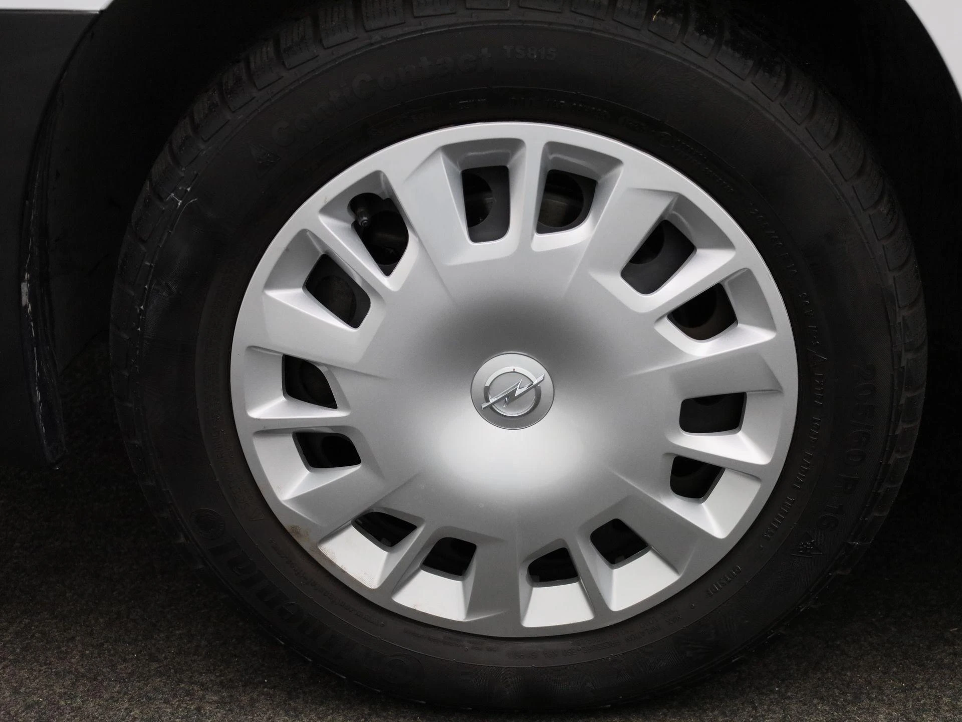 Opel-Combo Life-image-9